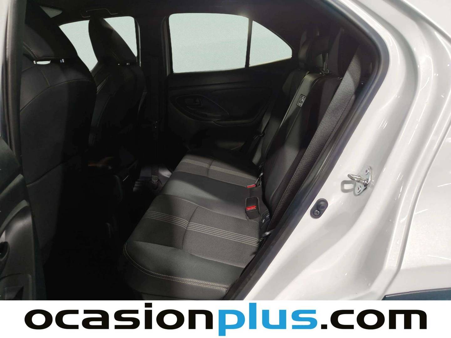 Foto asientos traseros Toyota Yaris Cross Toyota Yaris Cross 120H Adventure (116 CV) 4x4