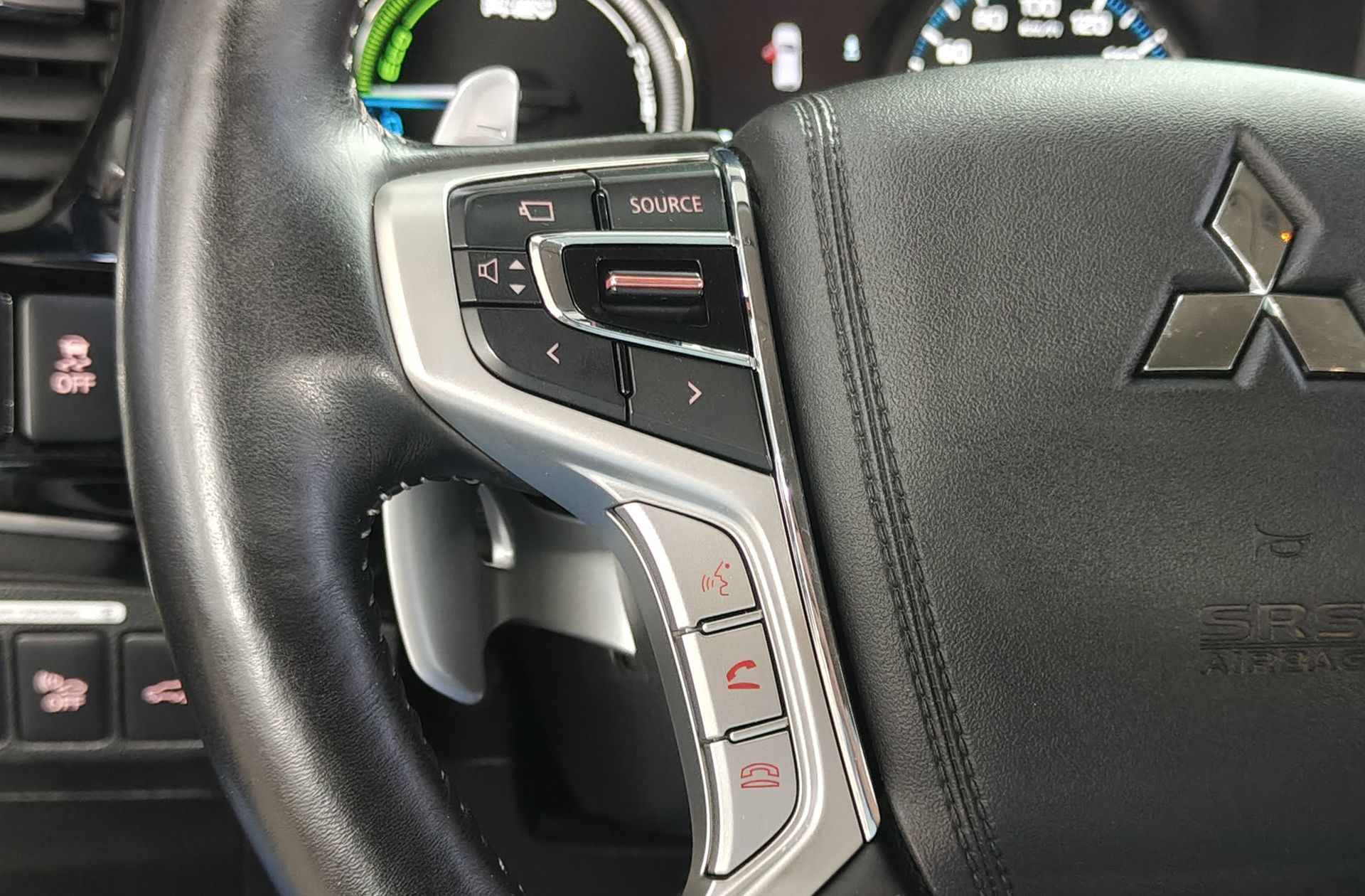 Mitsubishi Outlander 2.0 PHEV Kaiteki 4WD - foto 35