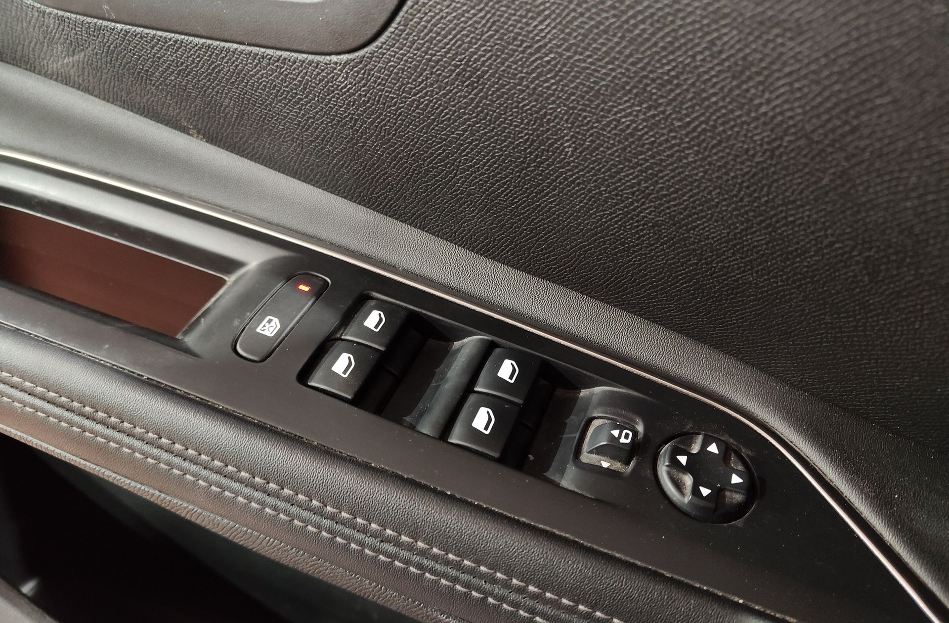 Peugeot 5008 BlueHDi 130 Allure 7 plazas - foto 31