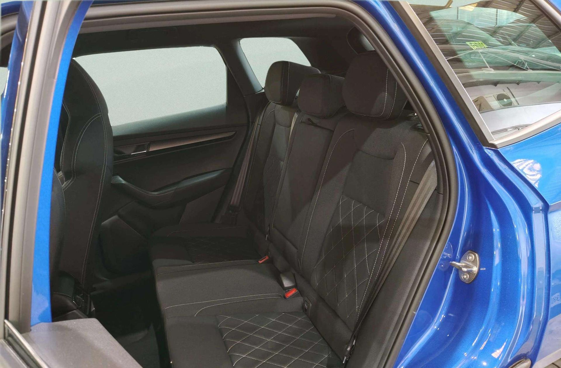 Škoda Karoq 1.5 TSI ACT Sportline DSG - foto 16