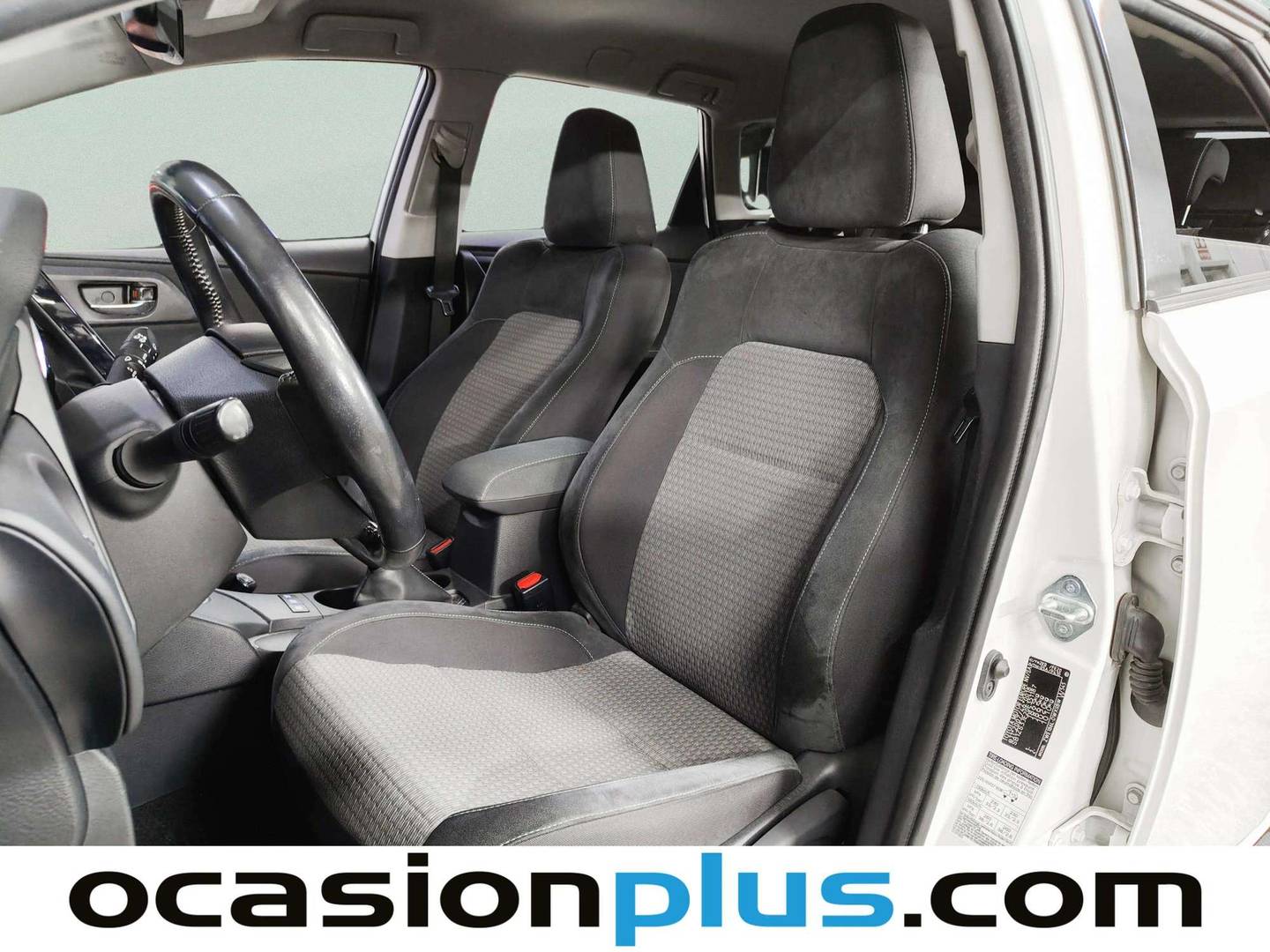 Foto asientos delanteros Toyota Auris Toyota Auris 140H Hybrid Touring Sports Feel! (136 CV)