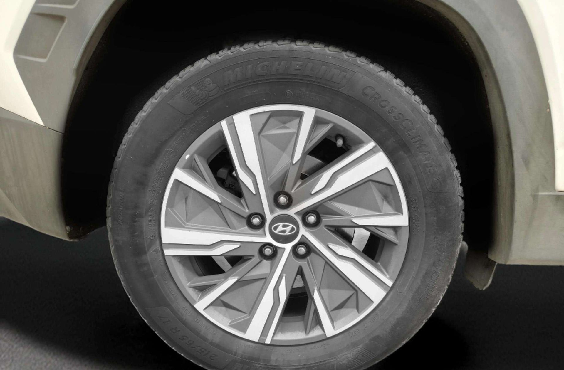 Hyundai Tucson 1.6 T-GDi 48V Maxx - foto 36
