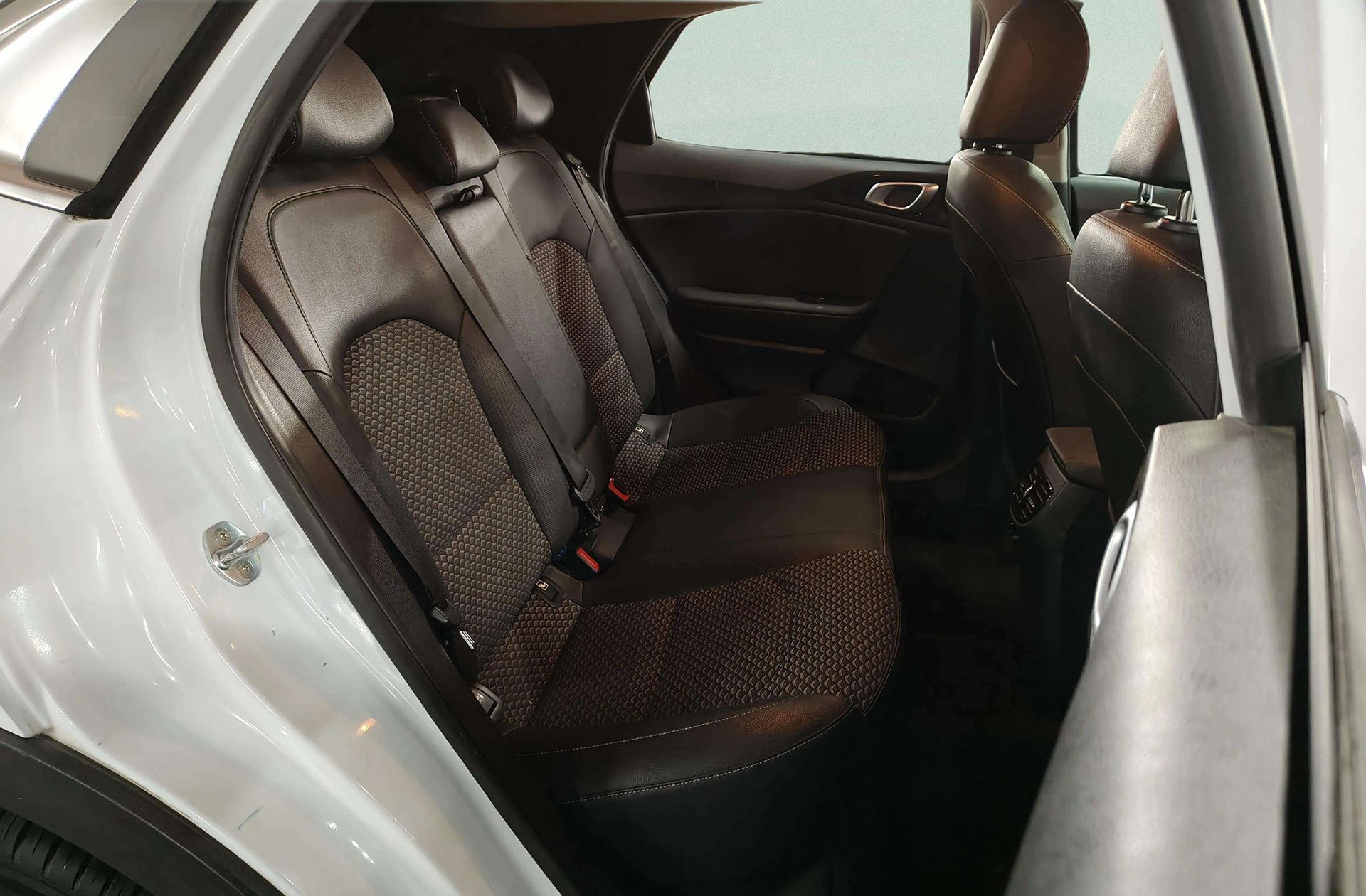 Kia XCeed 1.5 MHEV iMT Tech - foto 19