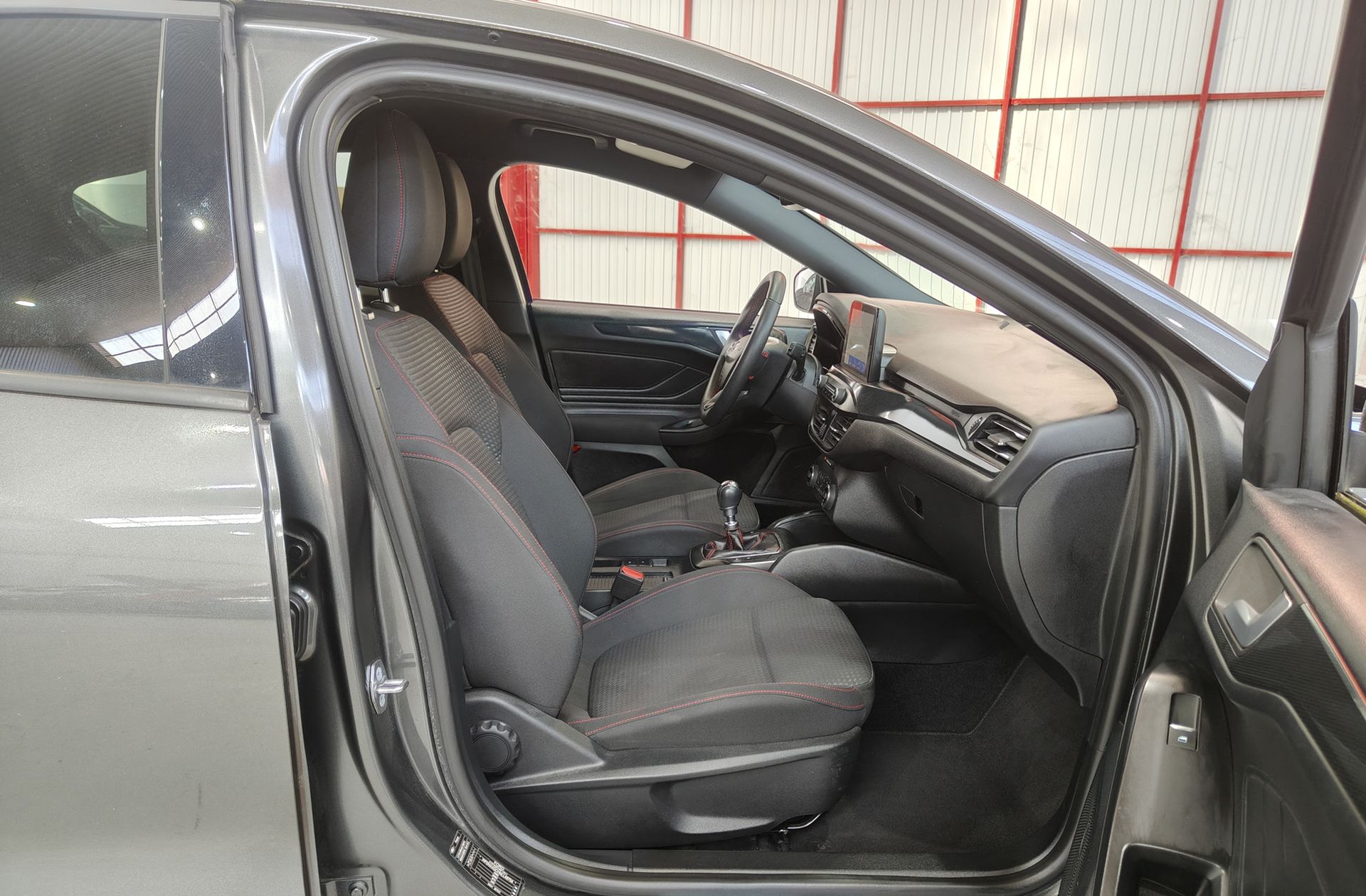 Ford Focus 1.0 EcoBoost MHEV ST-Line - foto 20