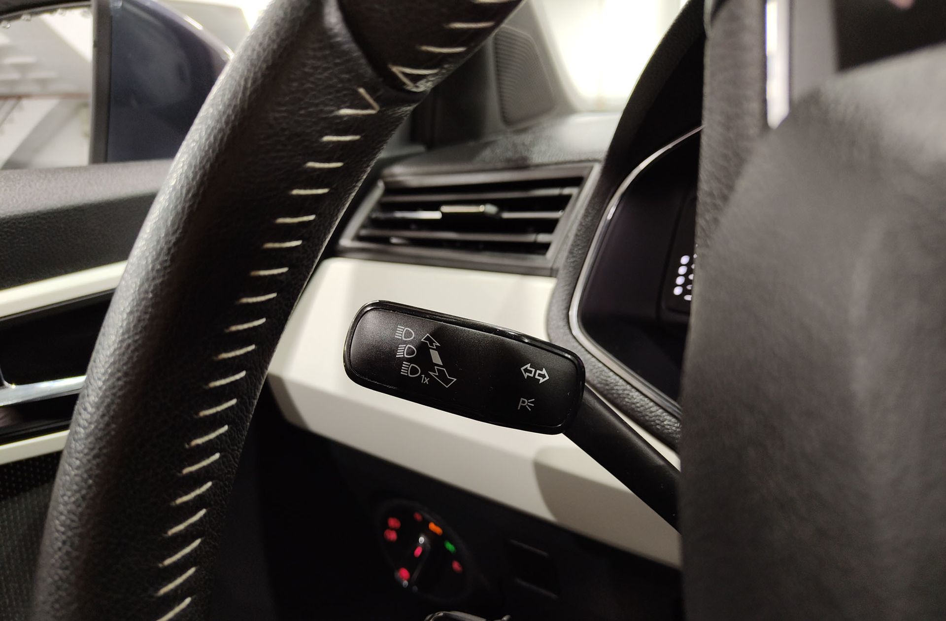 SEAT Arona 1.0 TSI Ecomotive Xcellence DSG - foto 30