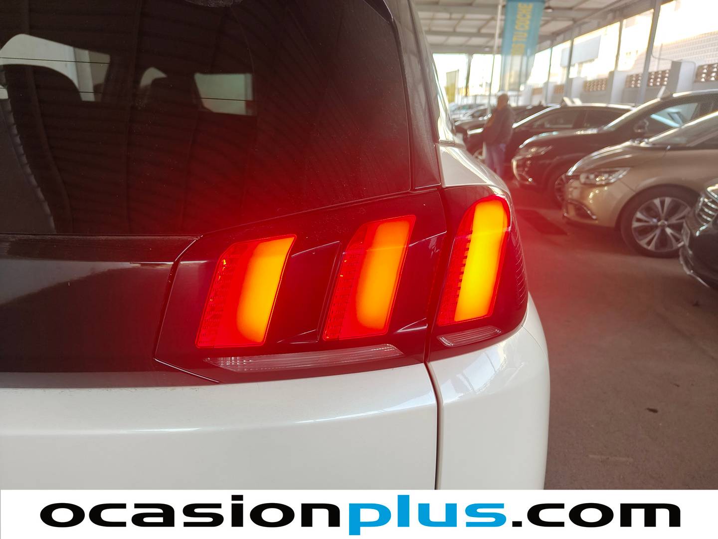 Foto Peugeot 5008 Peugeot 5008 PureTech 130 S&S Allure Pack EAT8 (130 CV) 7 Plazas