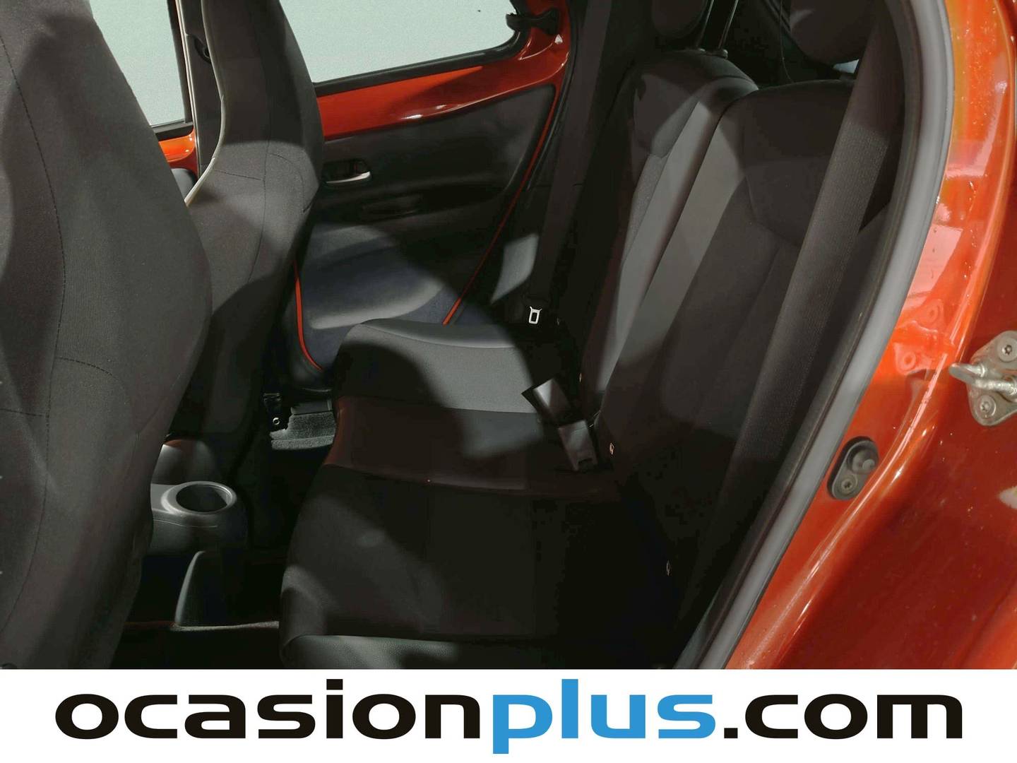 Foto asientos traseros Toyota Aygo X Cross Toyota Aygo X Cross 1.0 VVT-I Trendy Edition (72 CV)