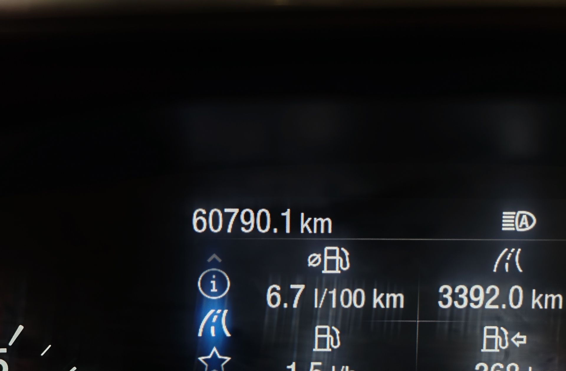 Ford Focus 1.0 EcoBoost MHEV Active - foto 10
