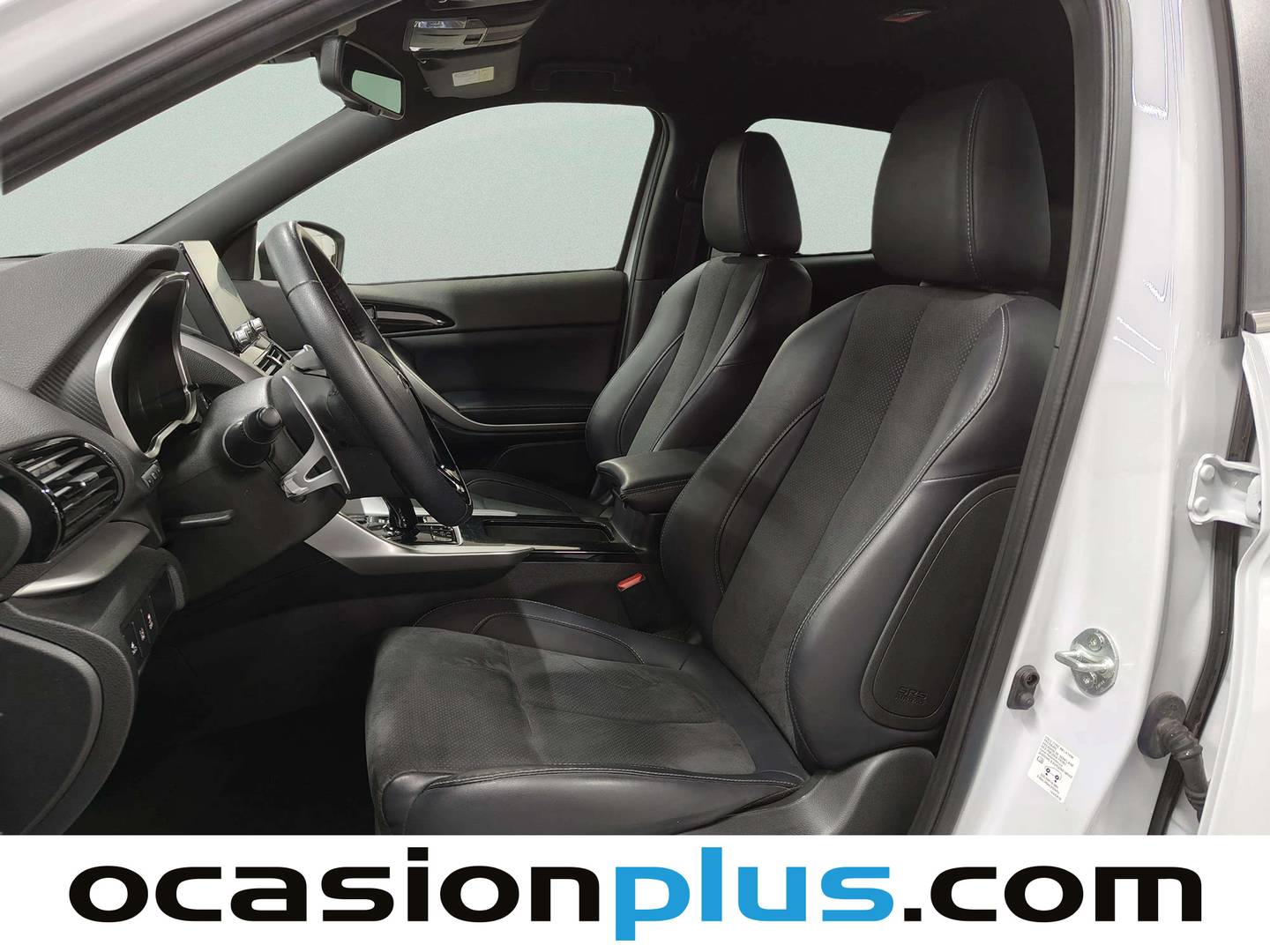 Foto asientos delanteros Mitsubishi Eclipse Cross Mitsubishi Eclipse Cross 2.4 PHEV Kaiteki 4WD Auto (188 CV)