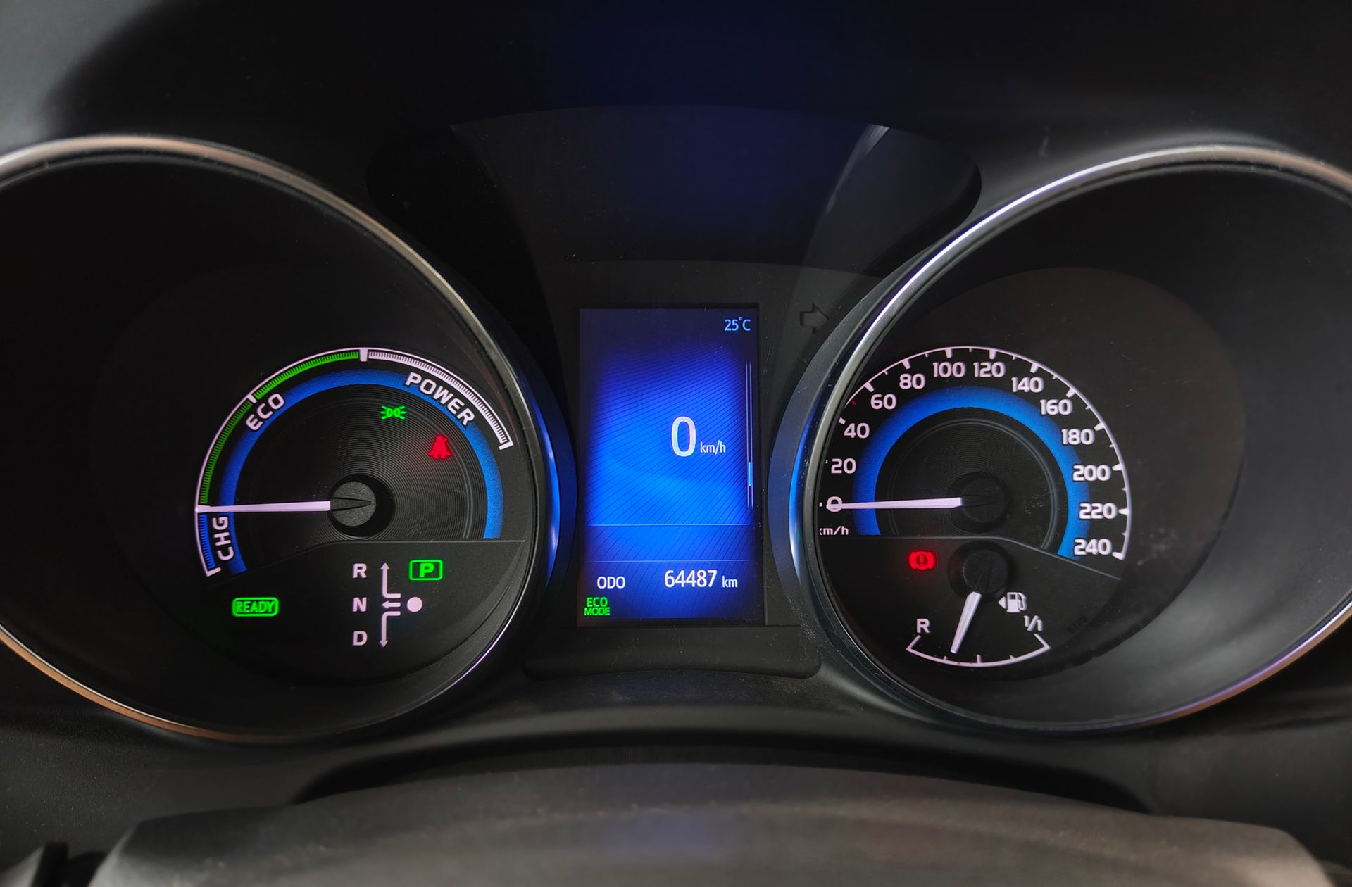 Toyota Auris 140H Hybrid Feel! Edition - foto 24