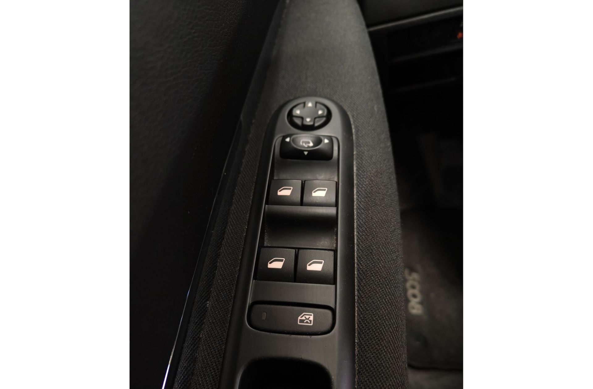 Peugeot 5008 1.6 BlueHDi Allure EAT6 7 plazas - foto 35