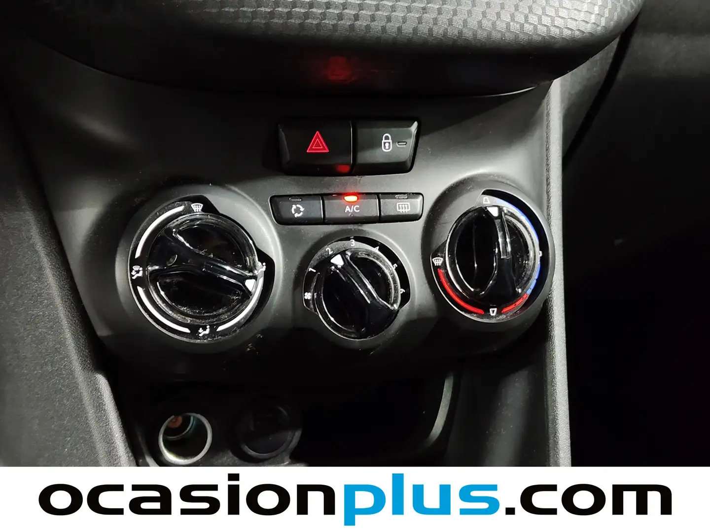 Foto Peugeot 2008 Peugeot 2008 BlueHDi 100 Signature (100 CV)