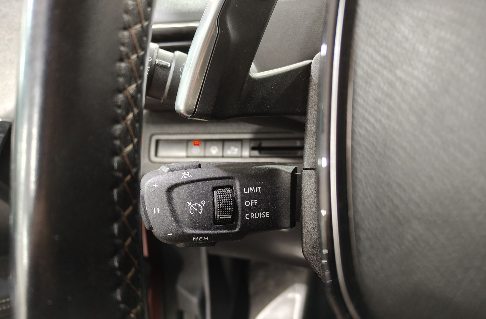 Peugeot 5008 PureTech 130 GT EAT8 7 plazas - foto 31