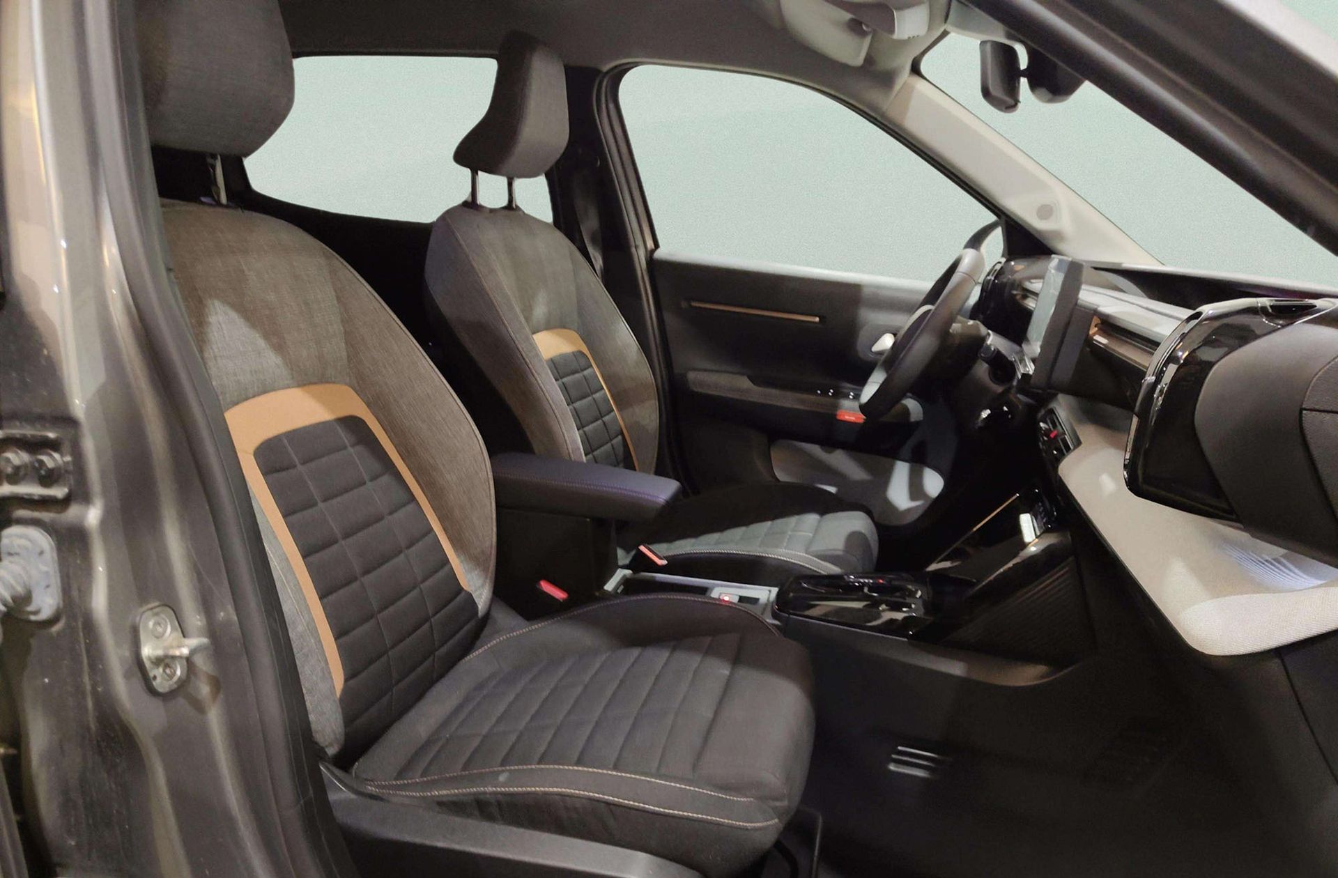 Citroën C3 Aircross Hybrid 145 Plus e-DCS6 - foto 18