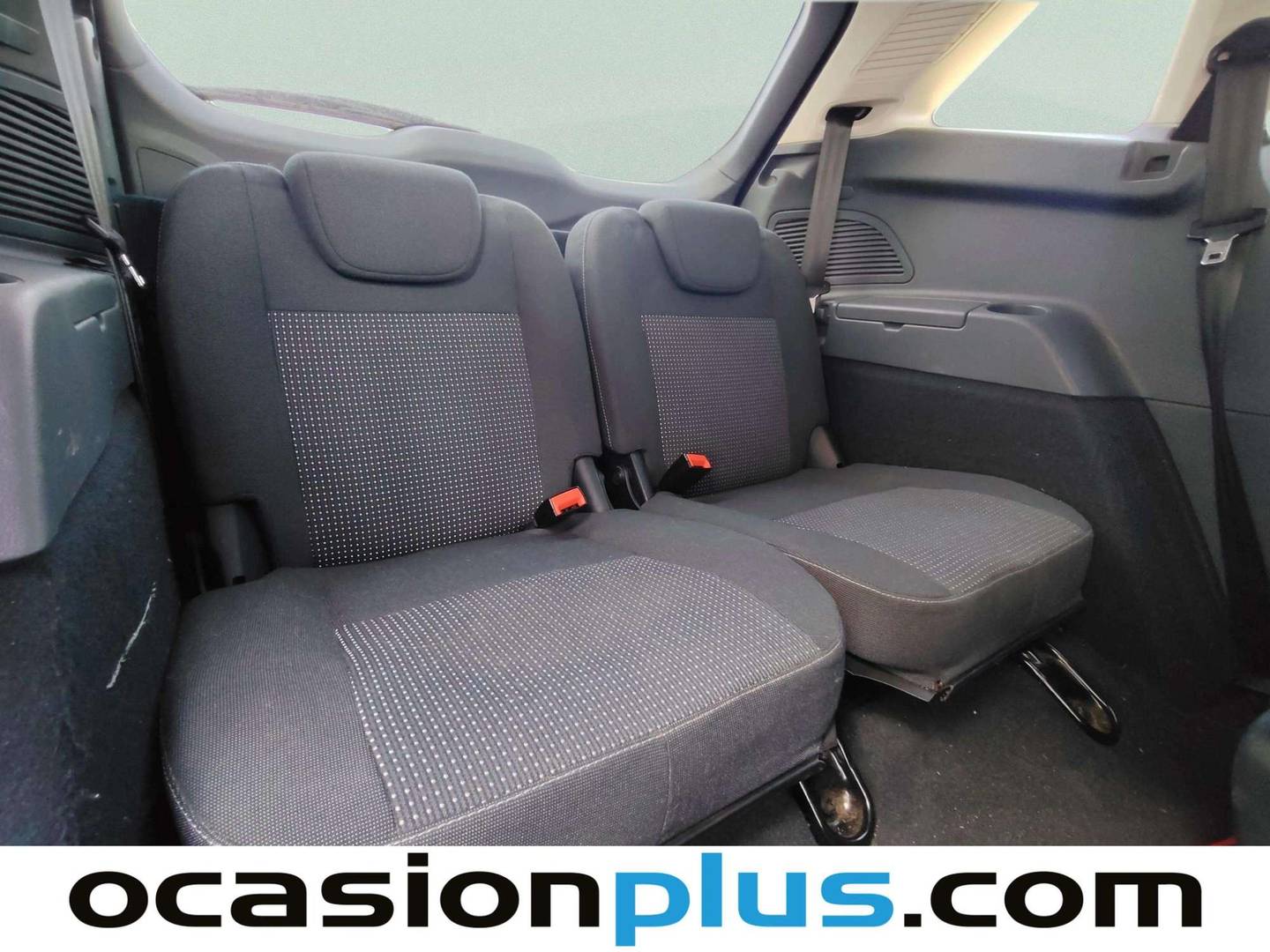 Extras y acabados del Ford Grand C-Max Ford Grand C-Max 1.6 TDCi Trend (115 CV)7 Plazas