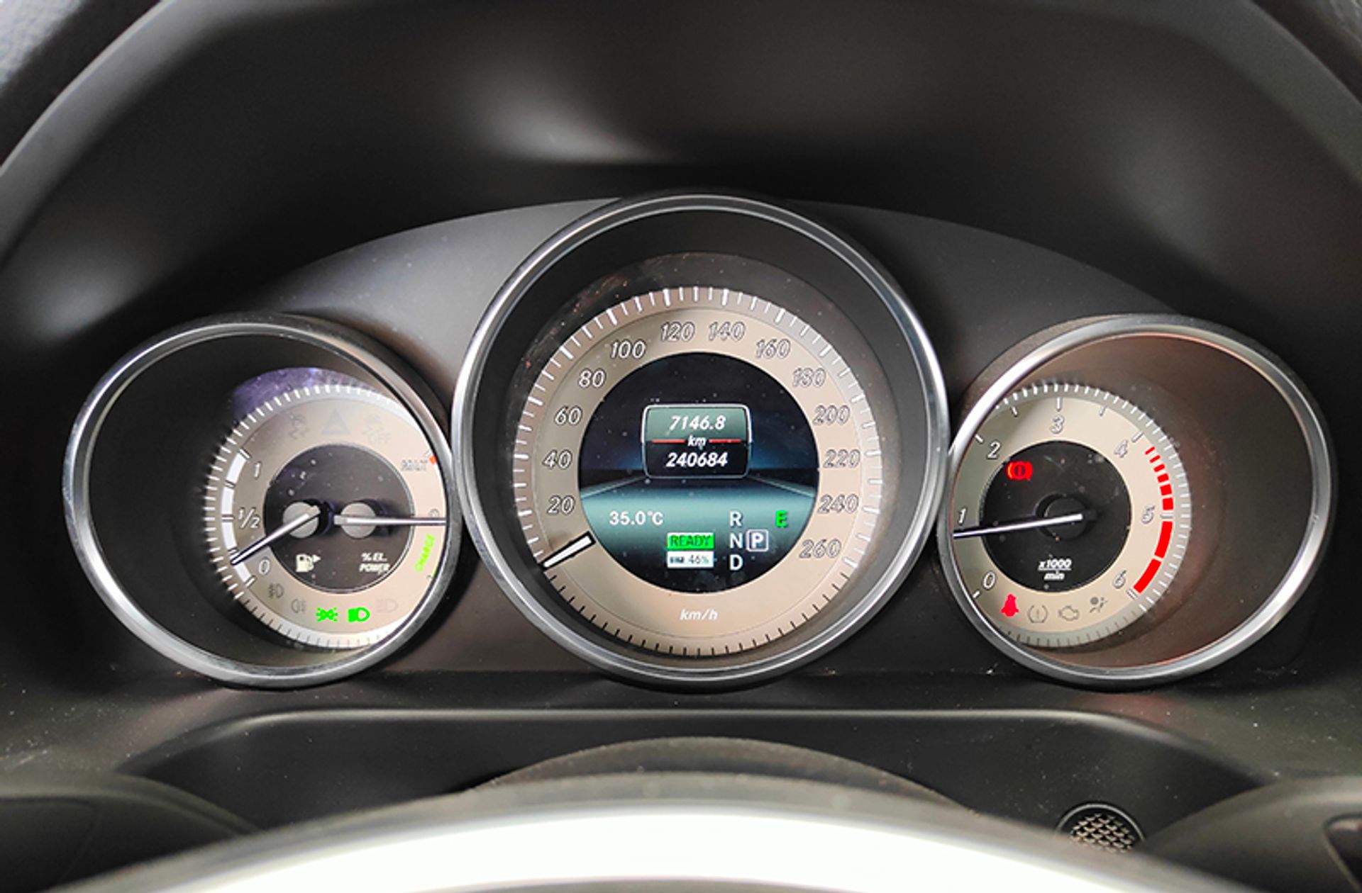 Mercedes-Benz Clase E E 300 BlueTEC Hybrid Avantgarde - foto 29