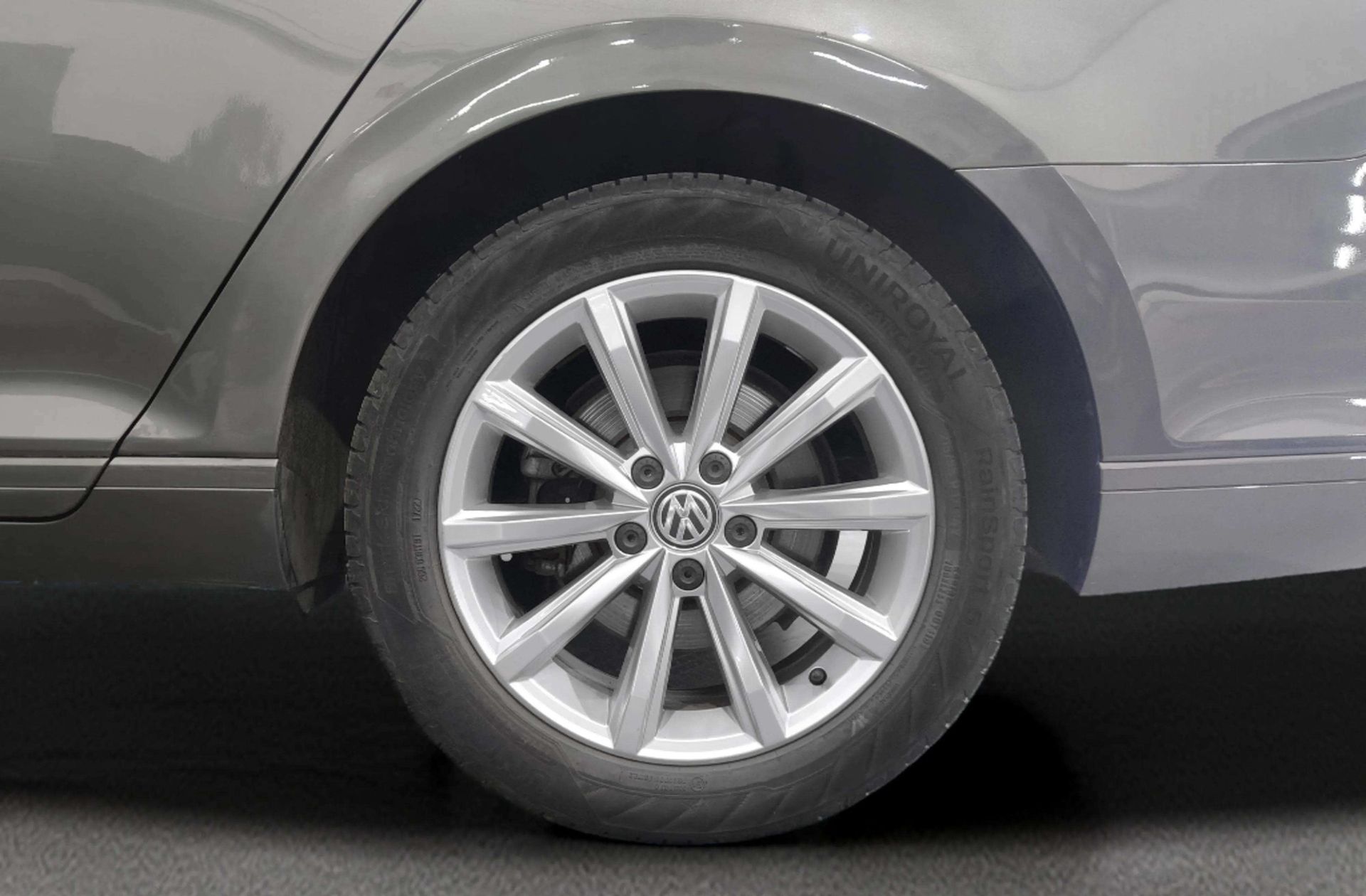 Volkswagen Passat Variant Advance 1.6 TDI BMT - foto 32