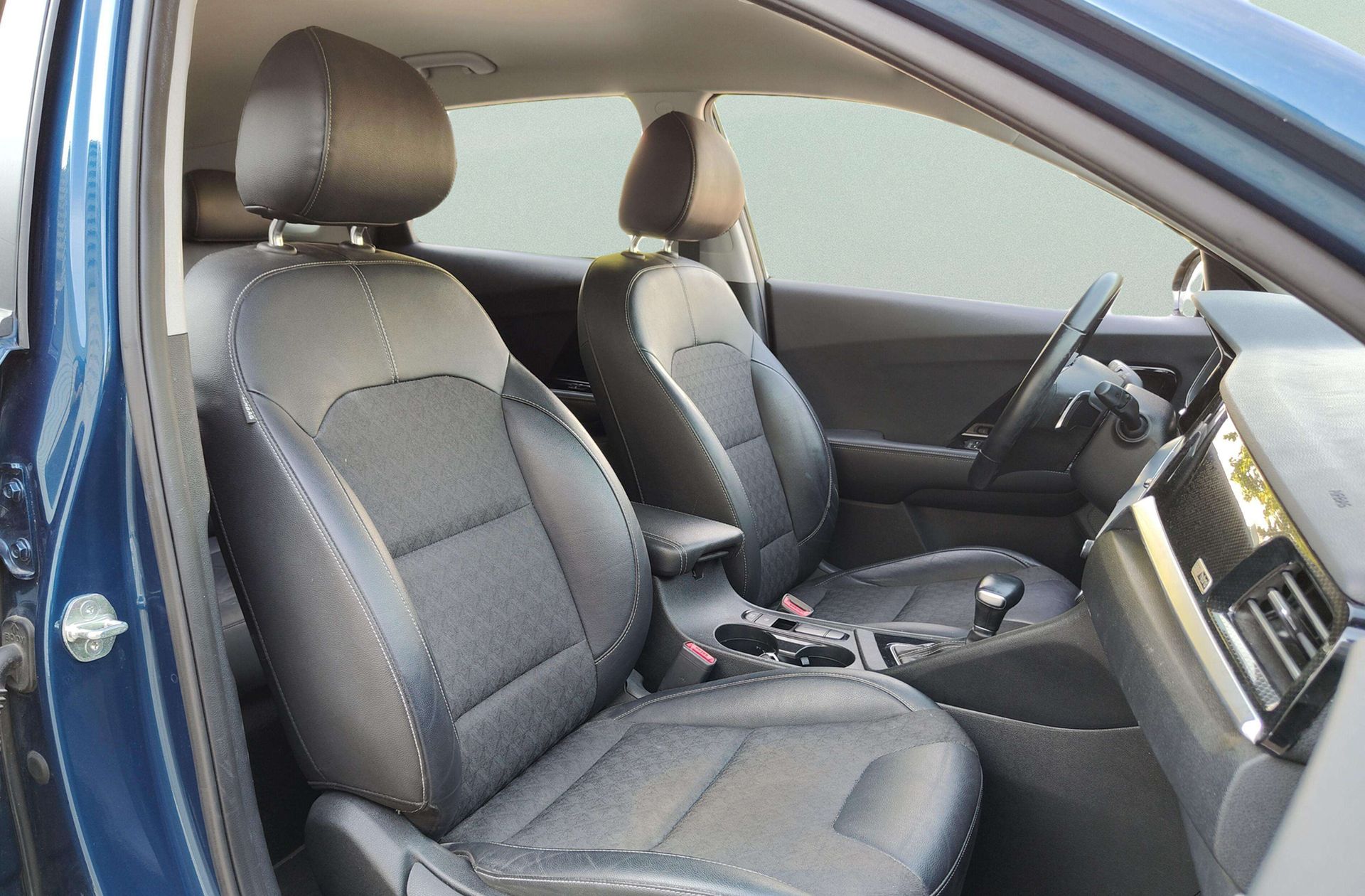 Kia Niro 1.6 GDi HEV Híbrido Emotion - foto 17