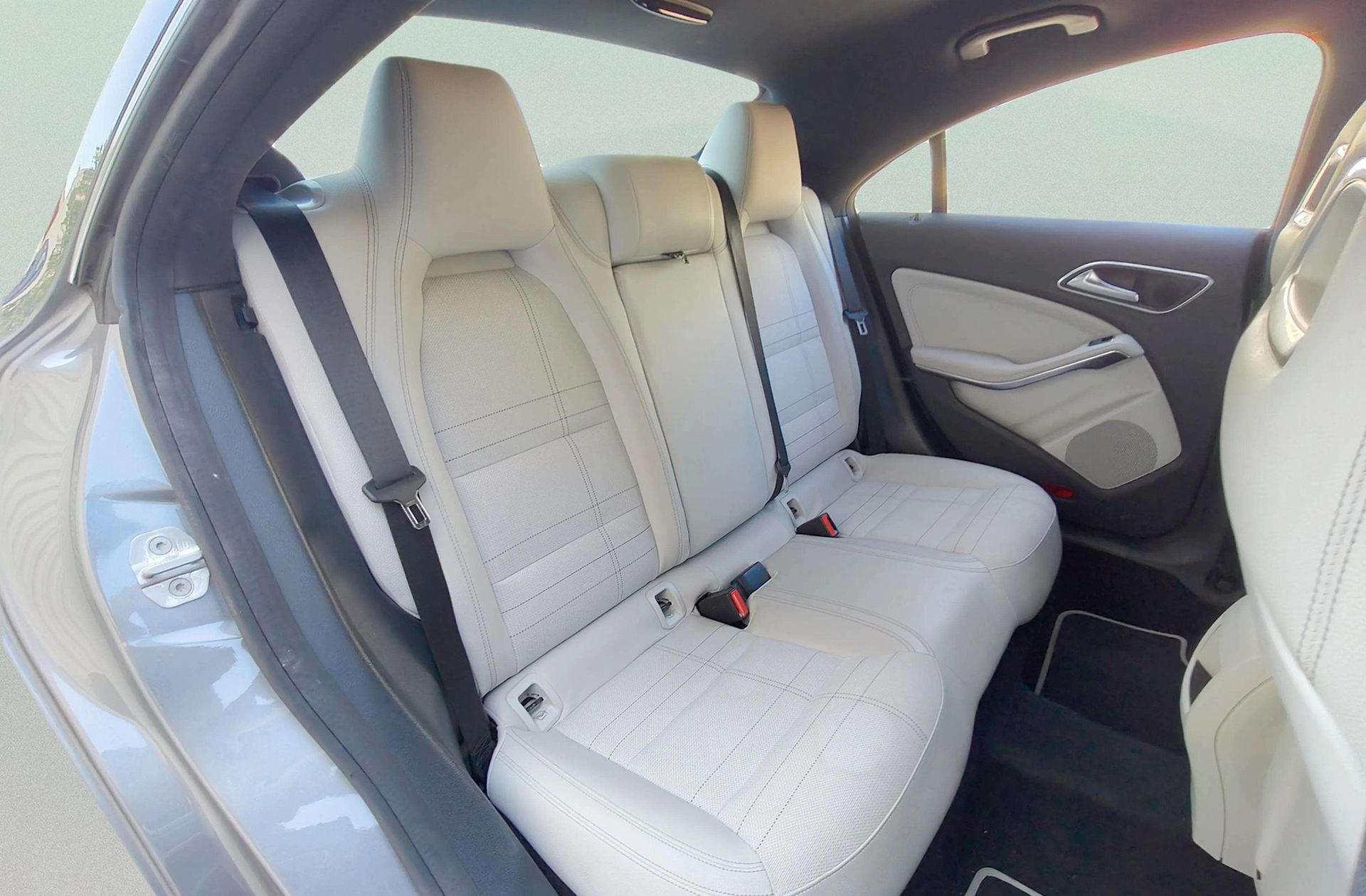 Mercedes-Benz CLA 200 - foto 14