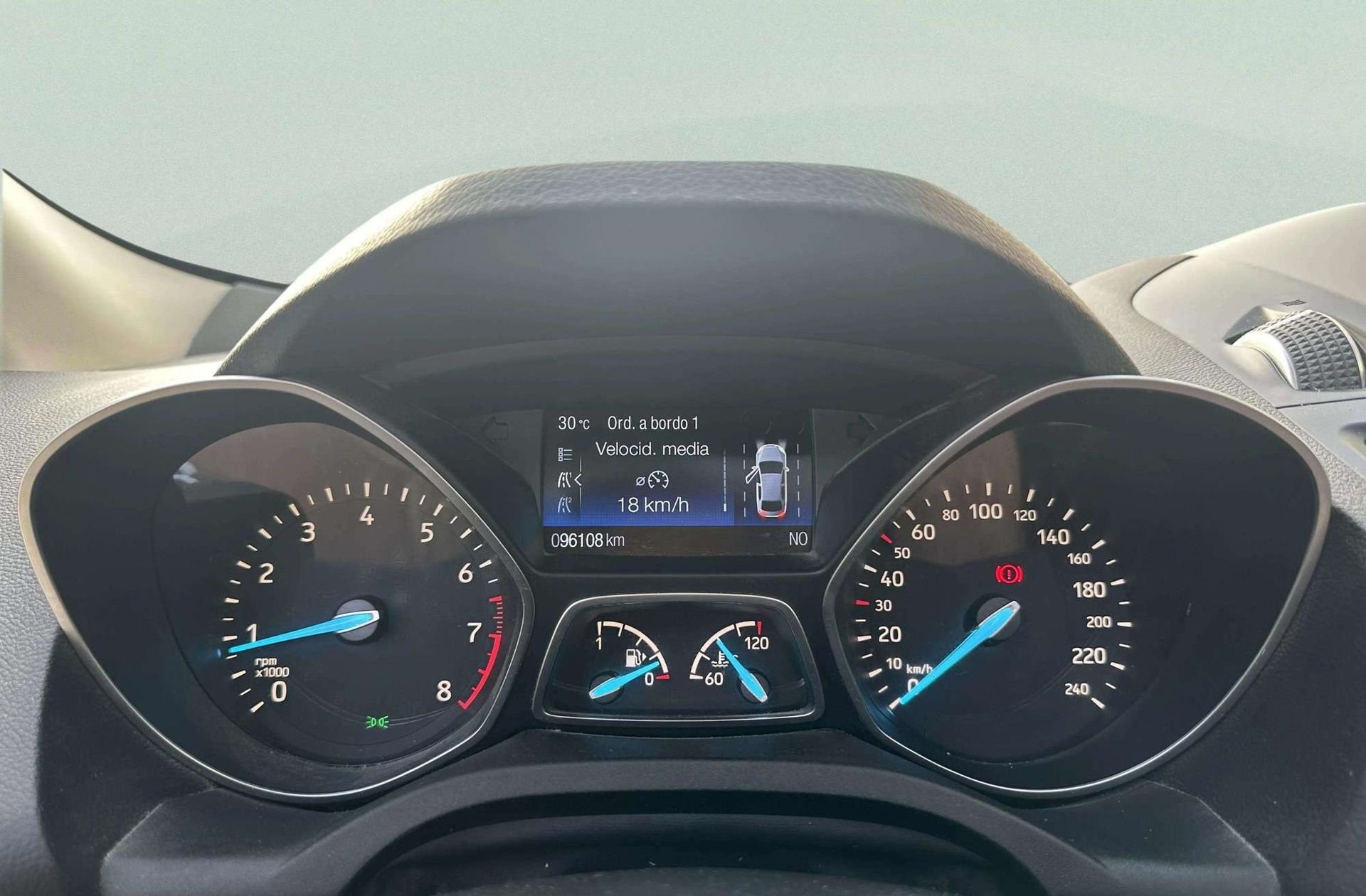 Ford Kuga 1.5 EcoBoost Titanium 4x2 - foto 23