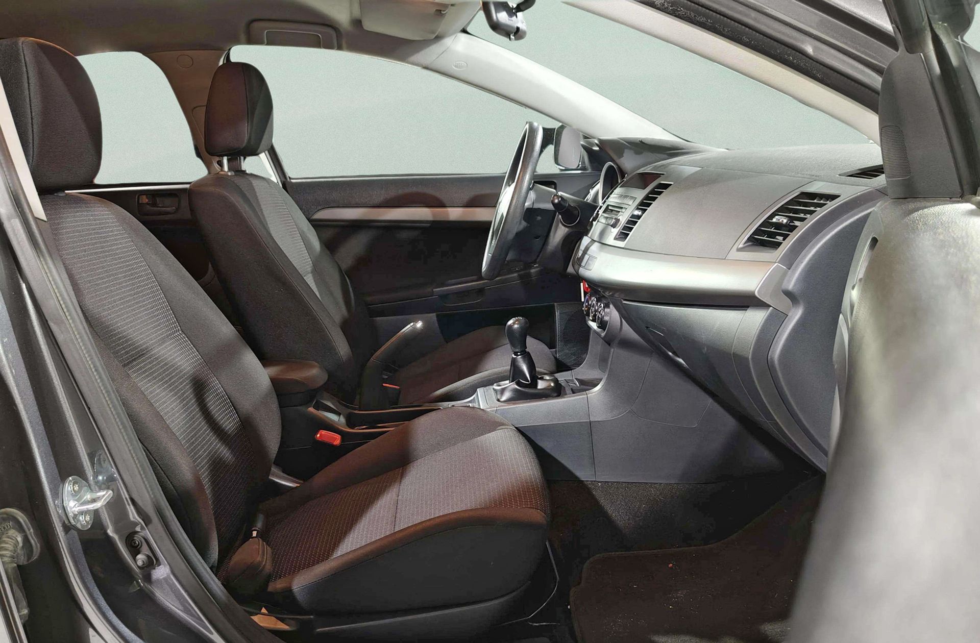 Mitsubishi Lancer Sportback 1.8 Mivec Inform - foto 14