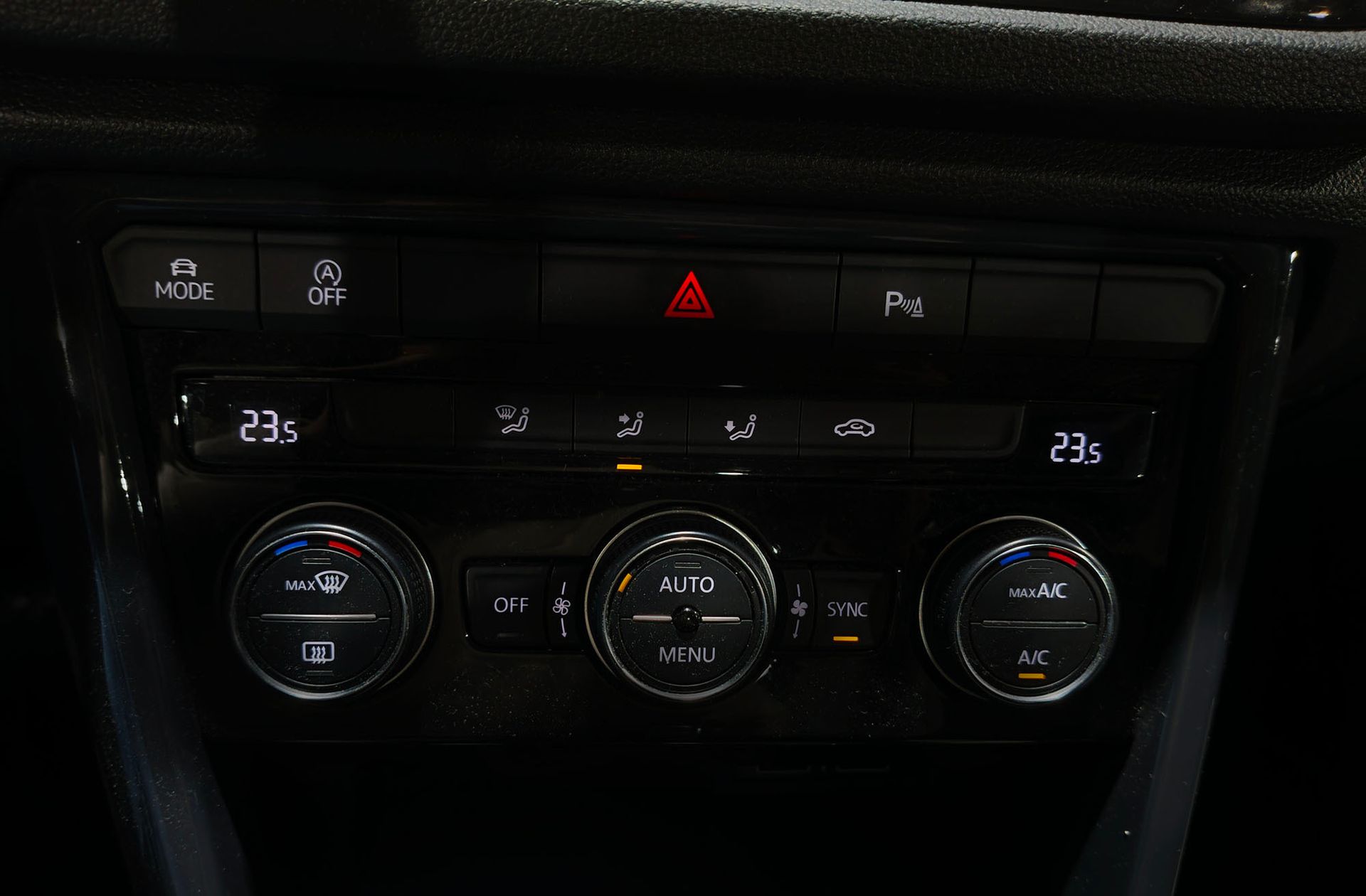 Volkswagen T-Roc Sport 1.5 TSI DSG - foto 30