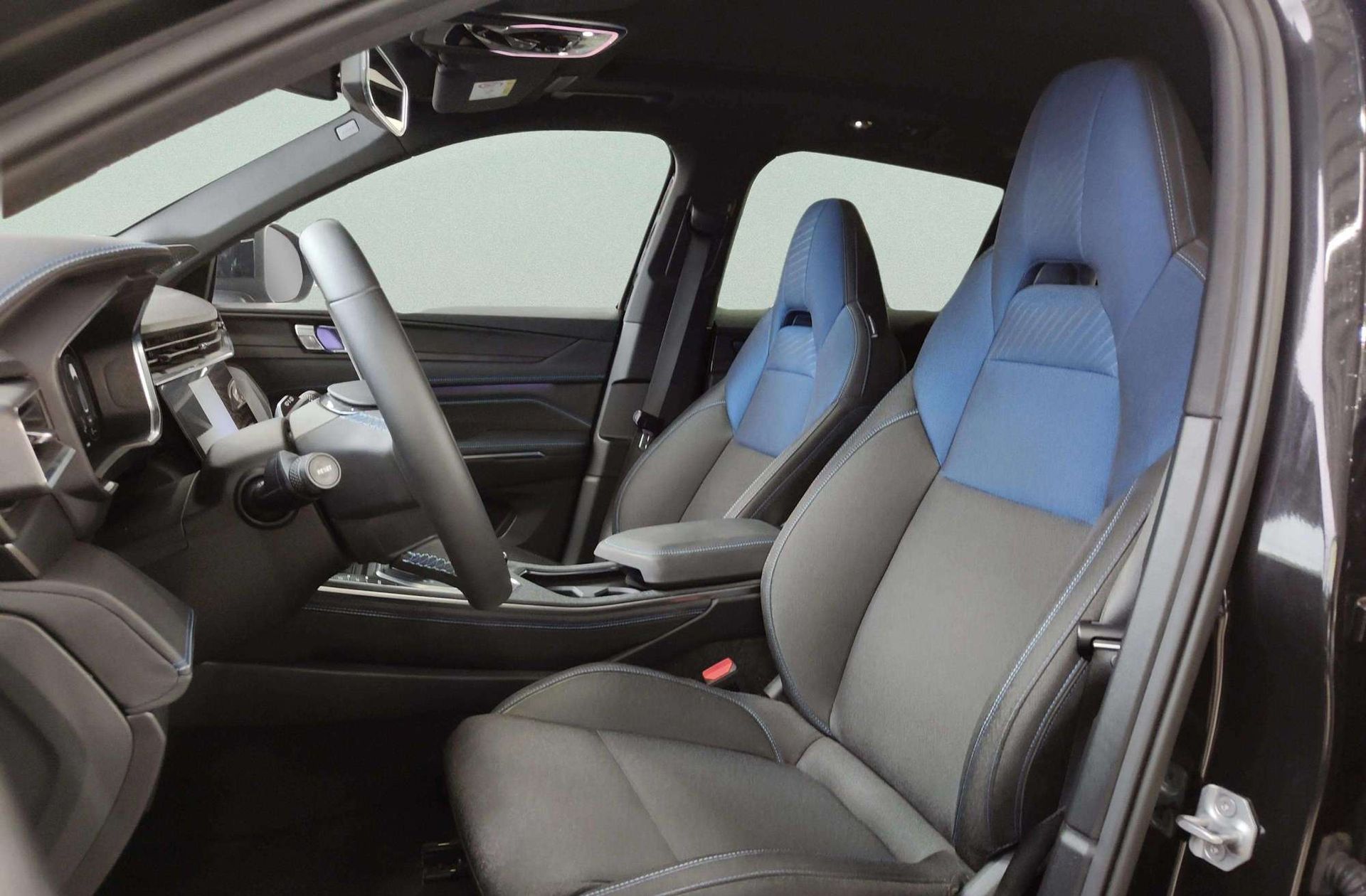 Lynk & Co 01 1.5 PHEV - foto 14