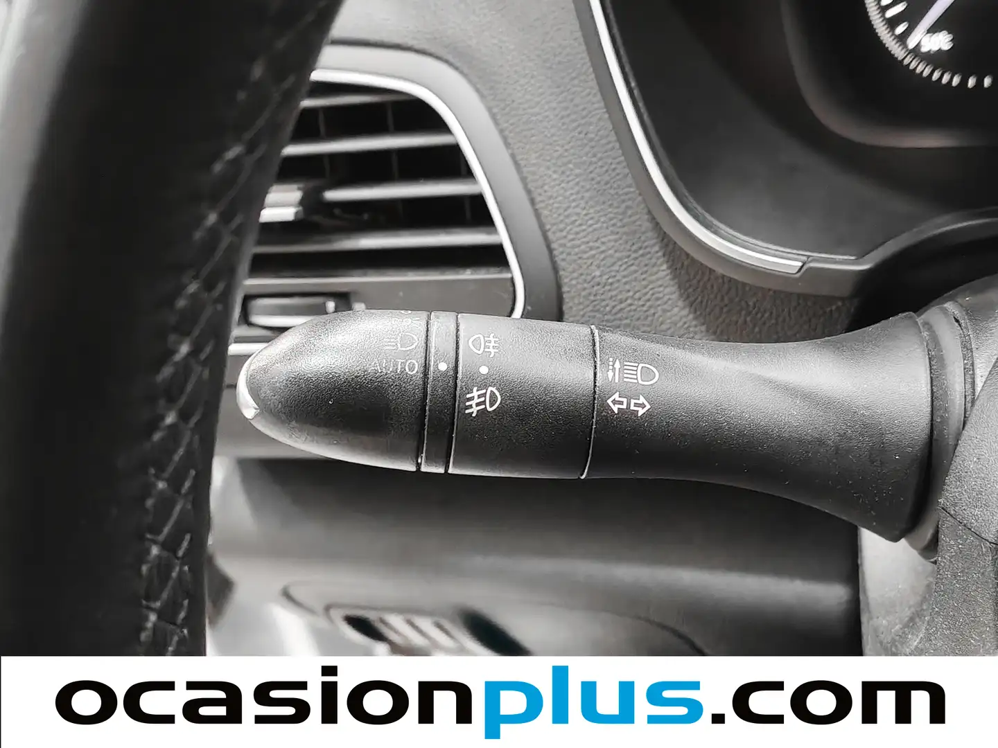 Foto Renault Mégane Renault Megane TCe Bose EDC (130 CV)