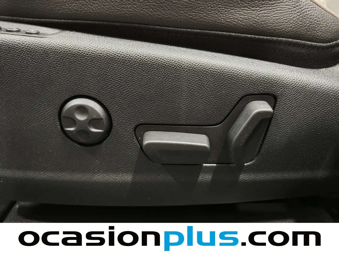 Foto DS DS 7 Crossback DS DS7 Crossback E-Tense 300 Ligne Noire 4WD Auto (300 CV)