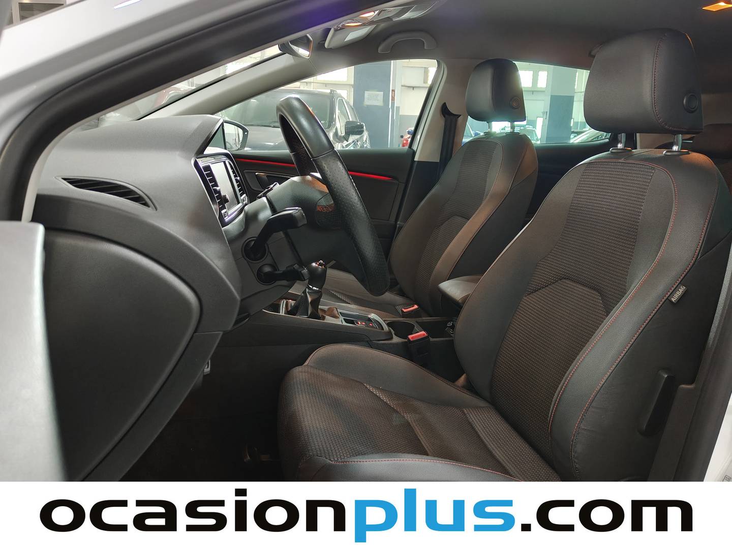 Foto asientos delanteros Seat León Seat León 1.5 TSI S&S FR (150 CV)