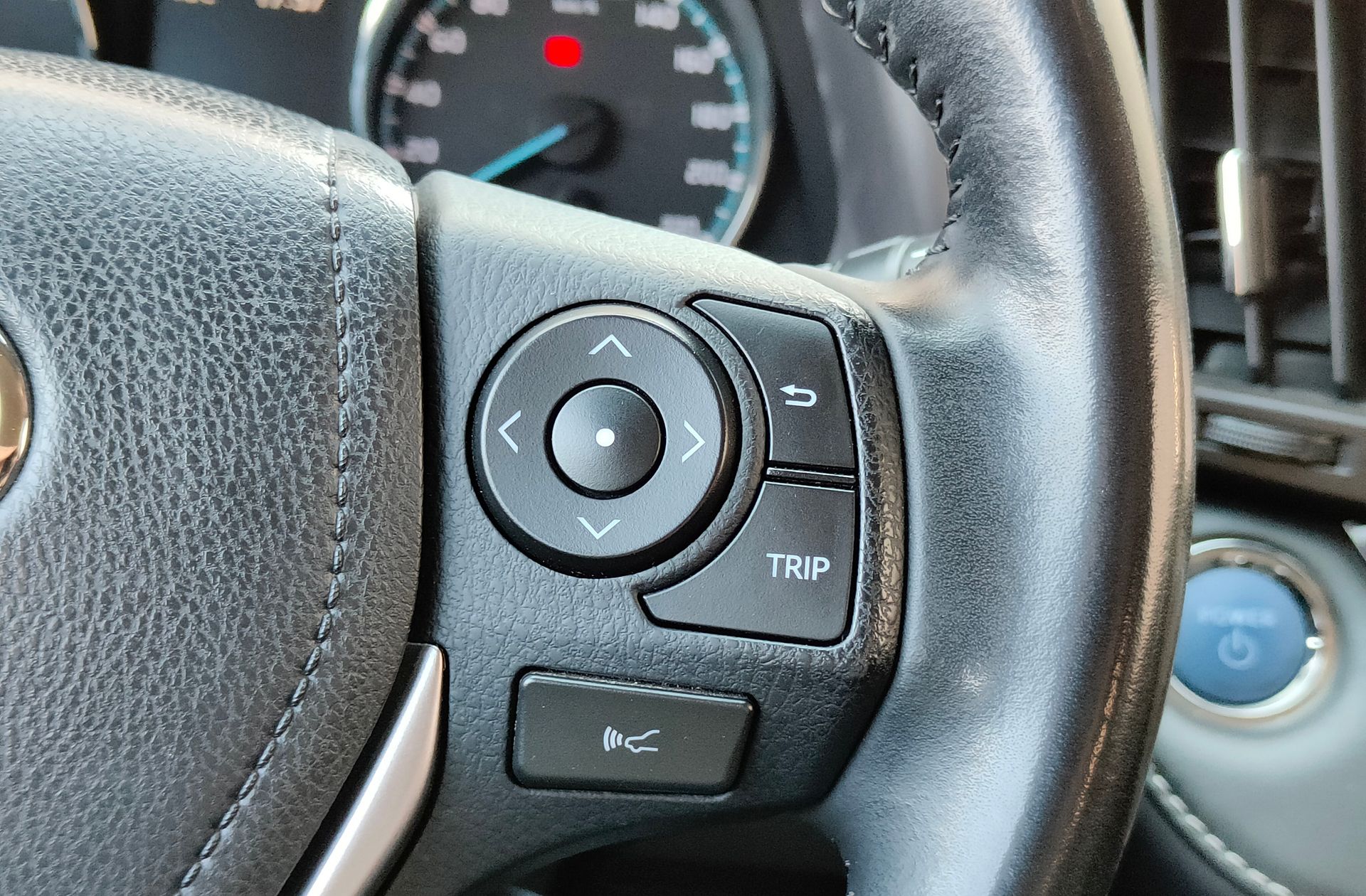 Toyota RAV4 2.5l hybrid Advance 2WD - foto 25