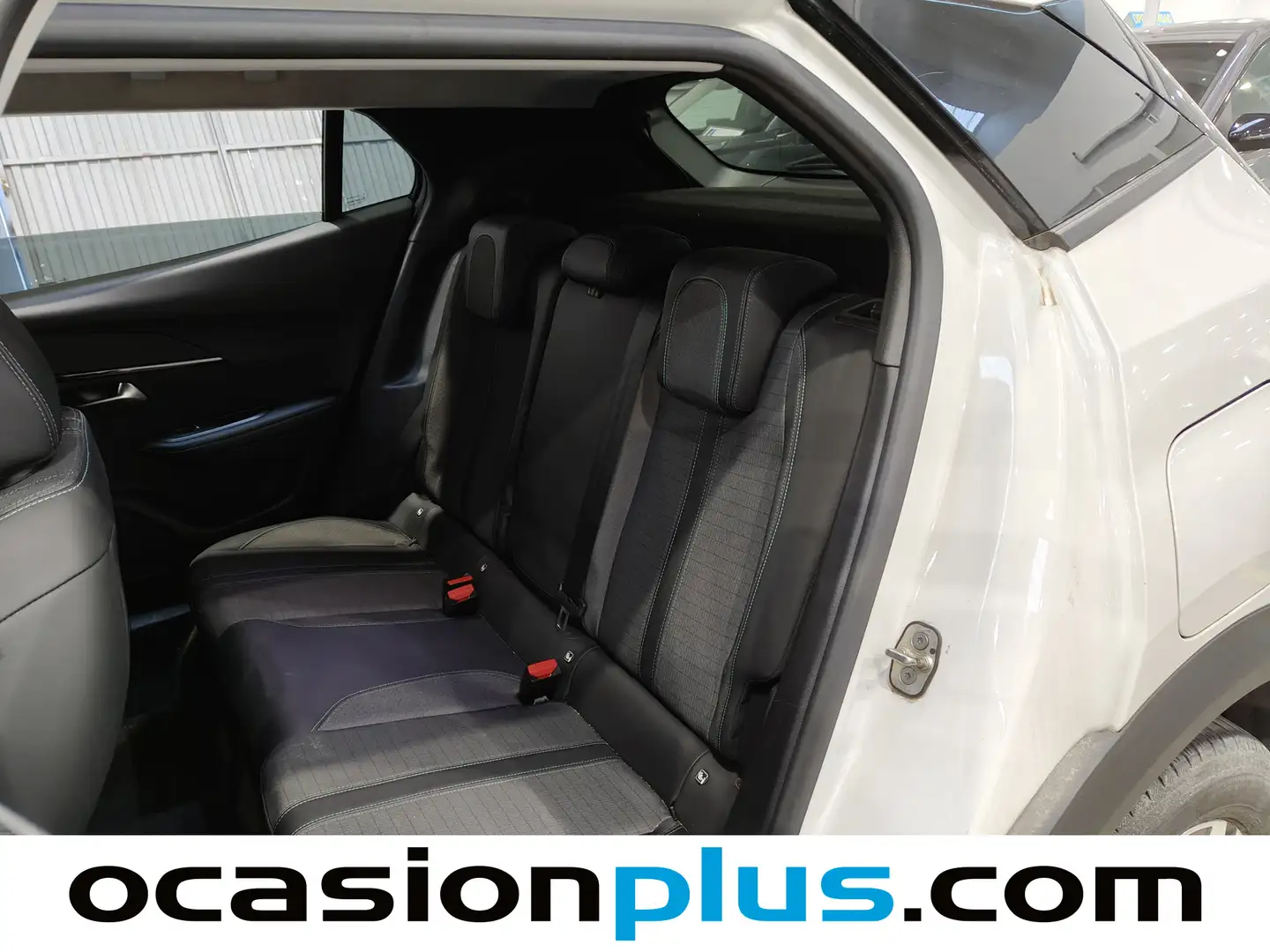 Foto Peugeot 2008 Peugeot 2008 BlueHDi 130 S&S Allure Pack EAT8 (130 CV)