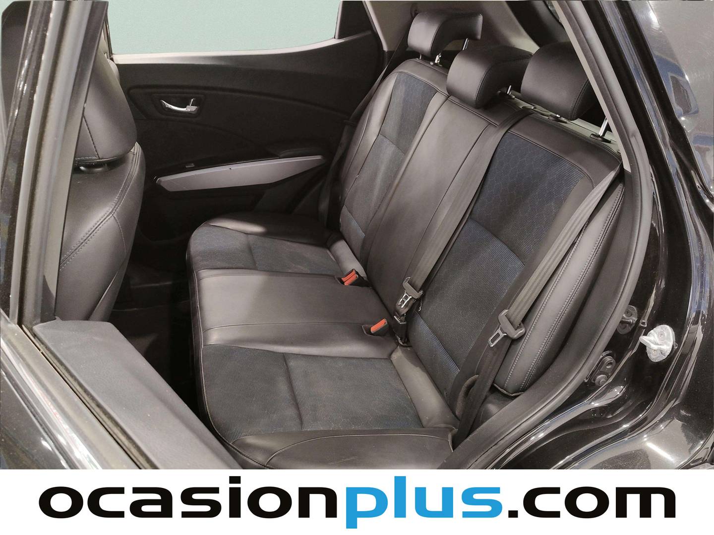 Foto asientos traseros SsangYong Tivoli SsangYong Tivoli 1.6 D16T Limited Auto 4x2 (115 CV)
