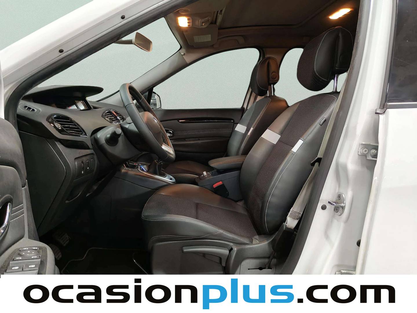 Foto asientos delanteros Renault Grand Scenic Renault Grand Scenic Bose Edition Energy dCi (130 CV)