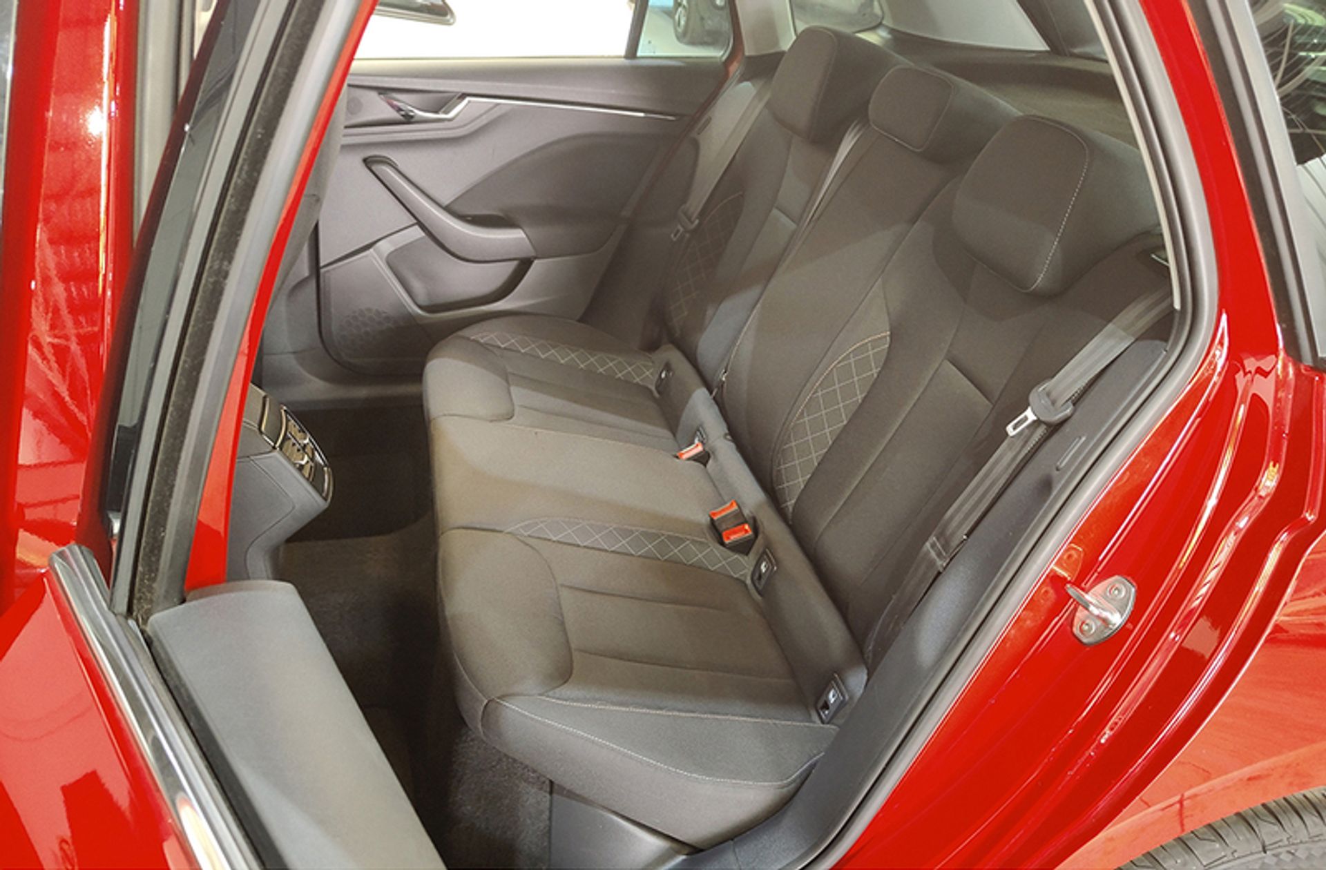 Škoda Kamiq 1.0 TSI Ambition - foto 11