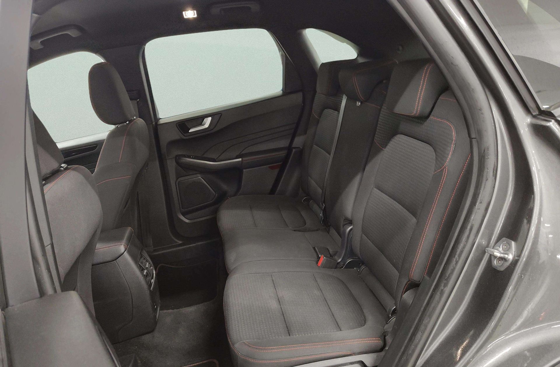 Ford Kuga 1.5 EcoBoost ST-Line 4x2 - foto 12