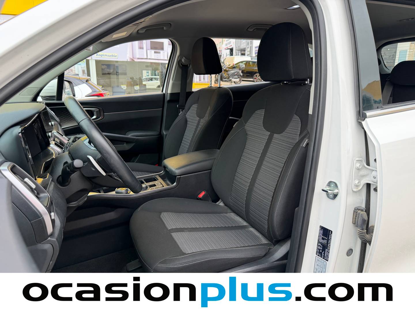 Foto asientos traseros KIA Sorento KIA Sorento 1.6 T-GDi HEV Drive 4x2 (230 CV) 7 Plazas