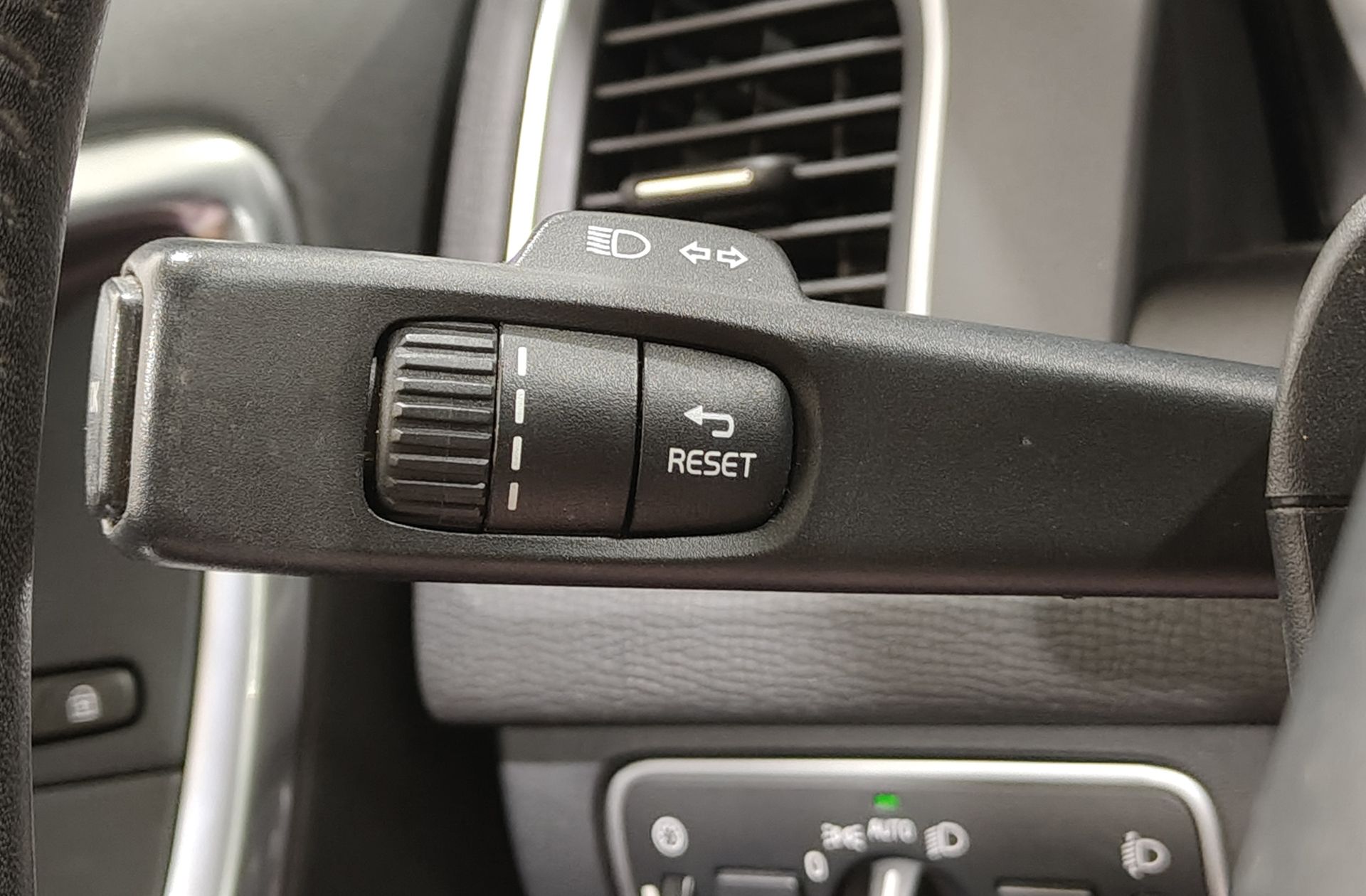 Volvo XC60 D3 Kinetic - foto 26