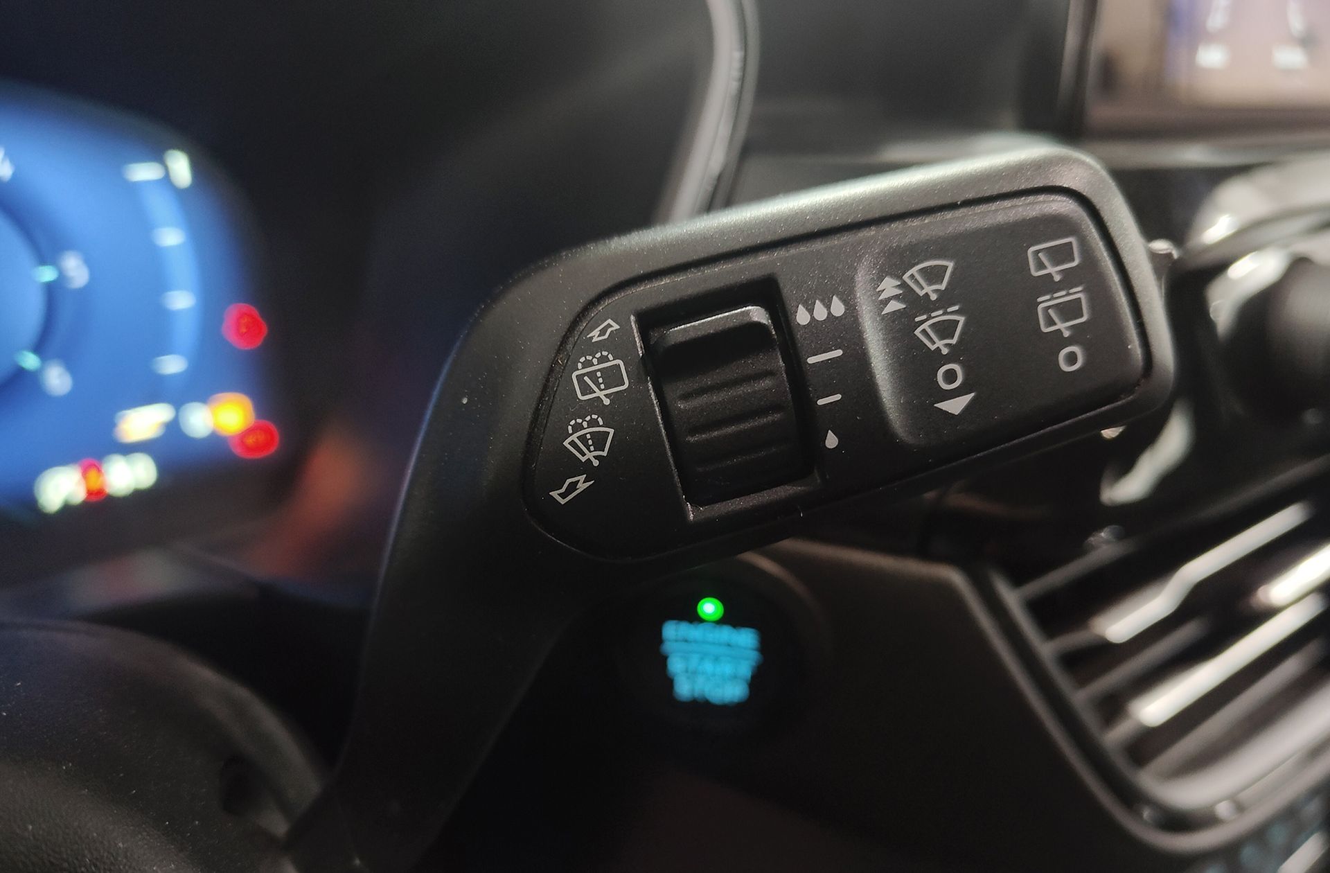 Ford Kuga 1.5 EcoBlue ST-Line - foto 29