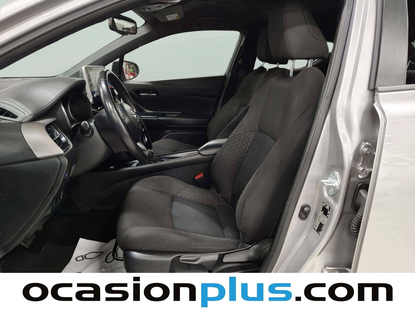 Foto Toyota C-HR Toyota C-HR 1.8 125H Active (122 CV)