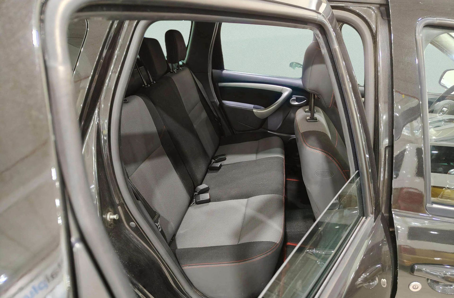Dacia Duster Laureate dCi - foto 13