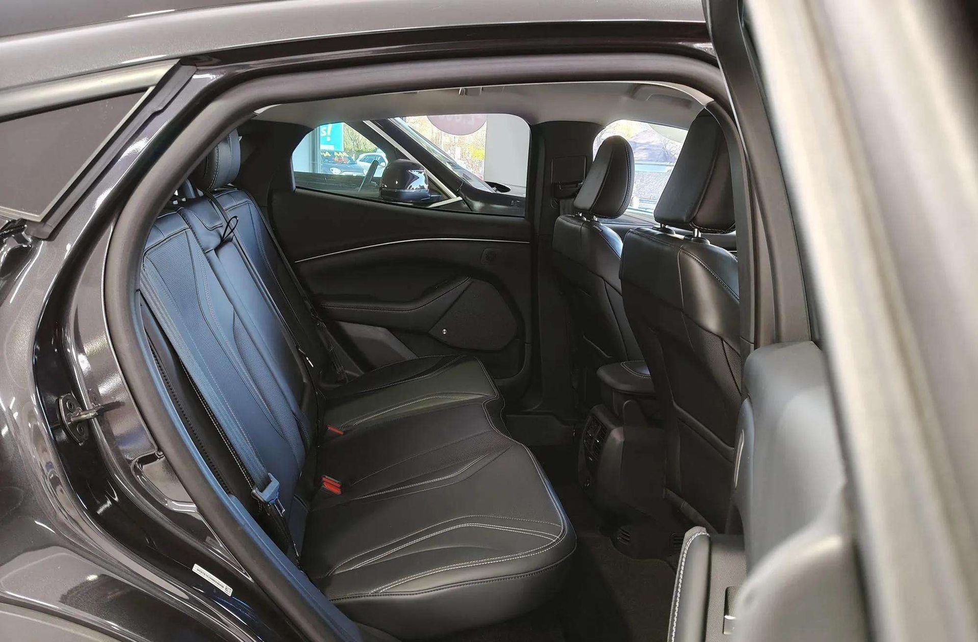 Ford Mustang Mach-E Premium RWD Rango Extendido - foto 28