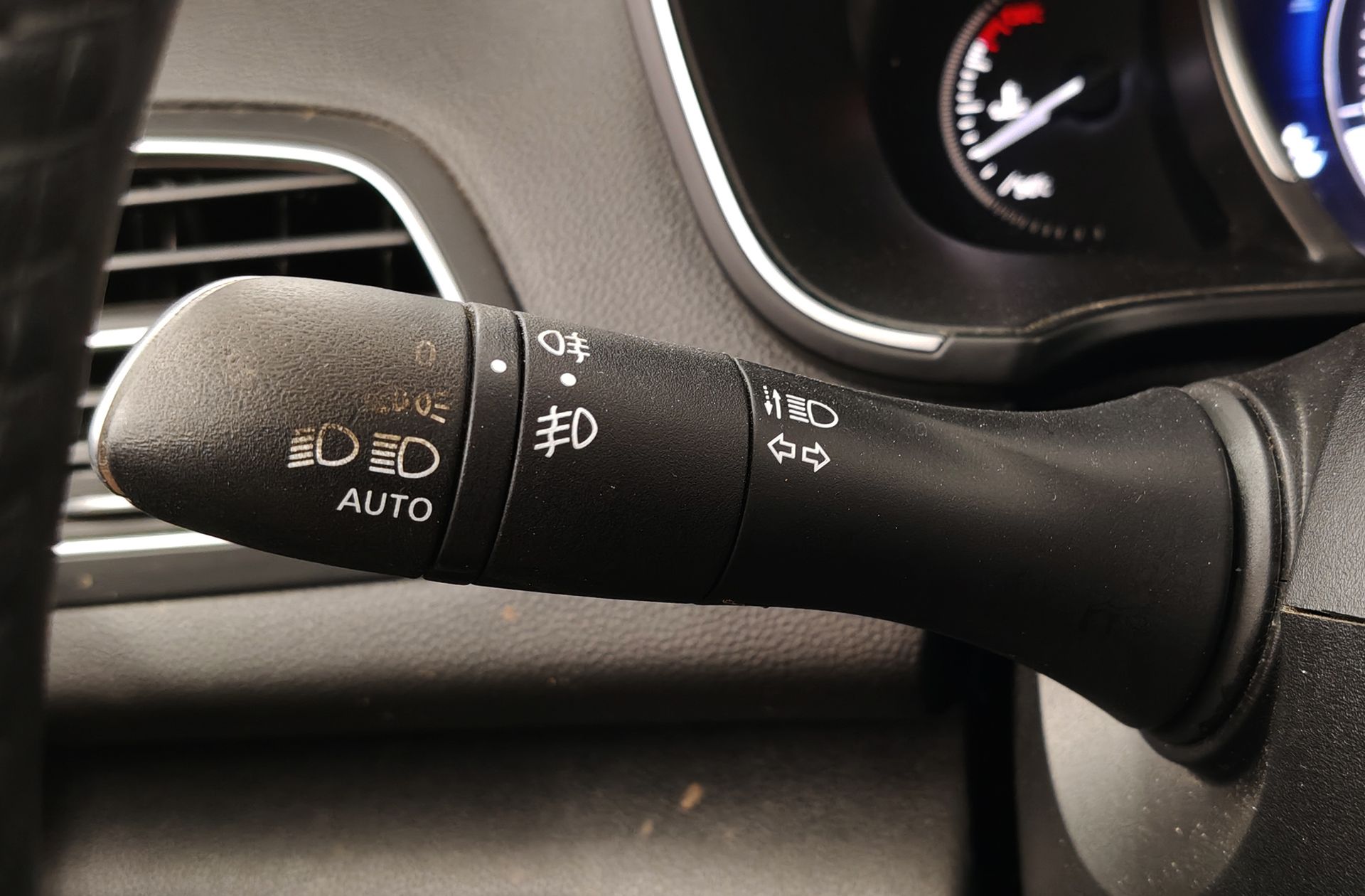 Renault Mégane Zen TCe GPF - foto 28