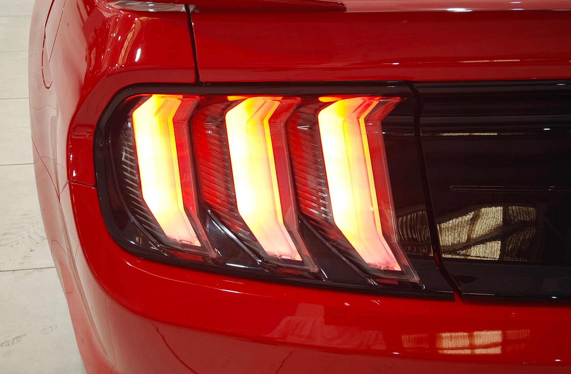 Ford Mustang 5.0 Ti-VCT V8 Mustang GT Fastback - foto 19