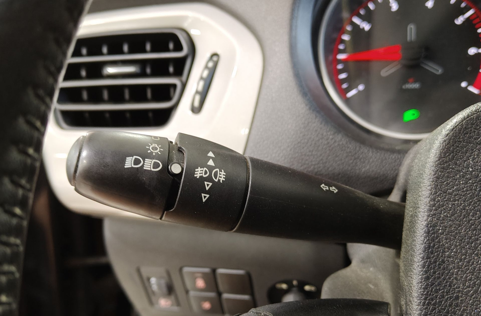 Citroën C-Elysée PureTech 82 Shine - foto 24