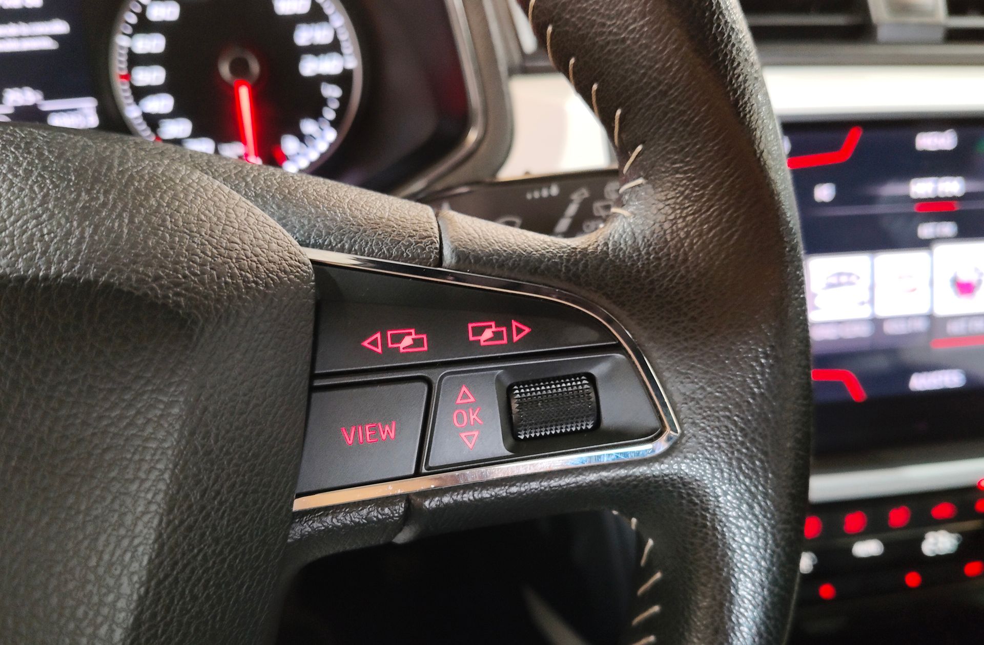 SEAT Arona 1.0 TSI Xcellence - foto 27