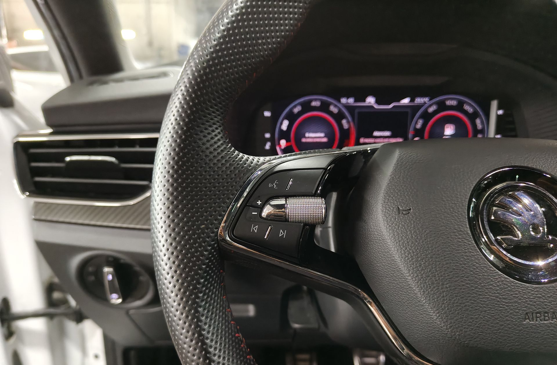 Škoda Scala 1.5 TSI Montecarlo - foto 29