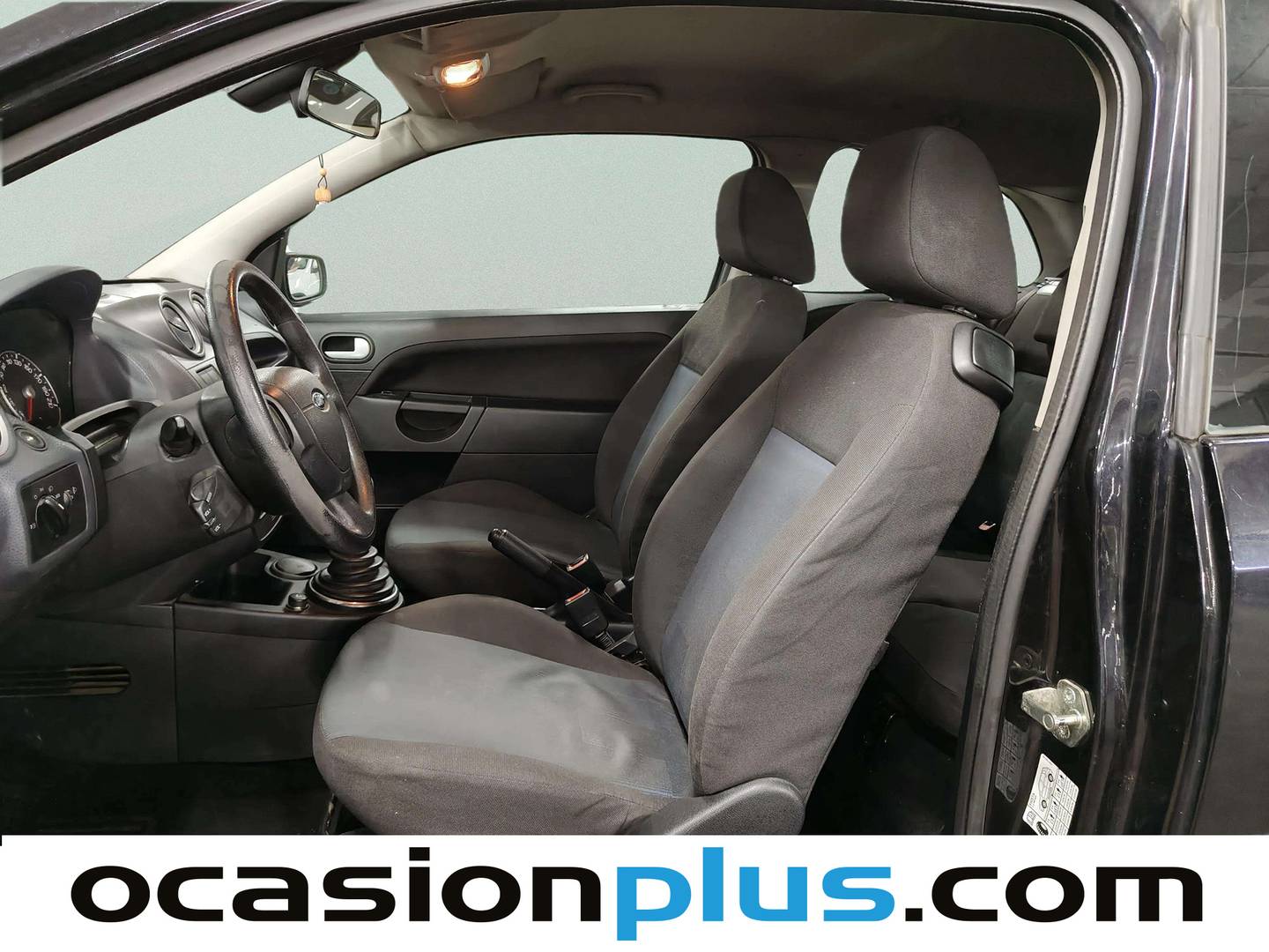 Foto asientos delanteros Ford Fiesta Ford Fiesta 1.6 TDCi Newport Coupé (90 CV)