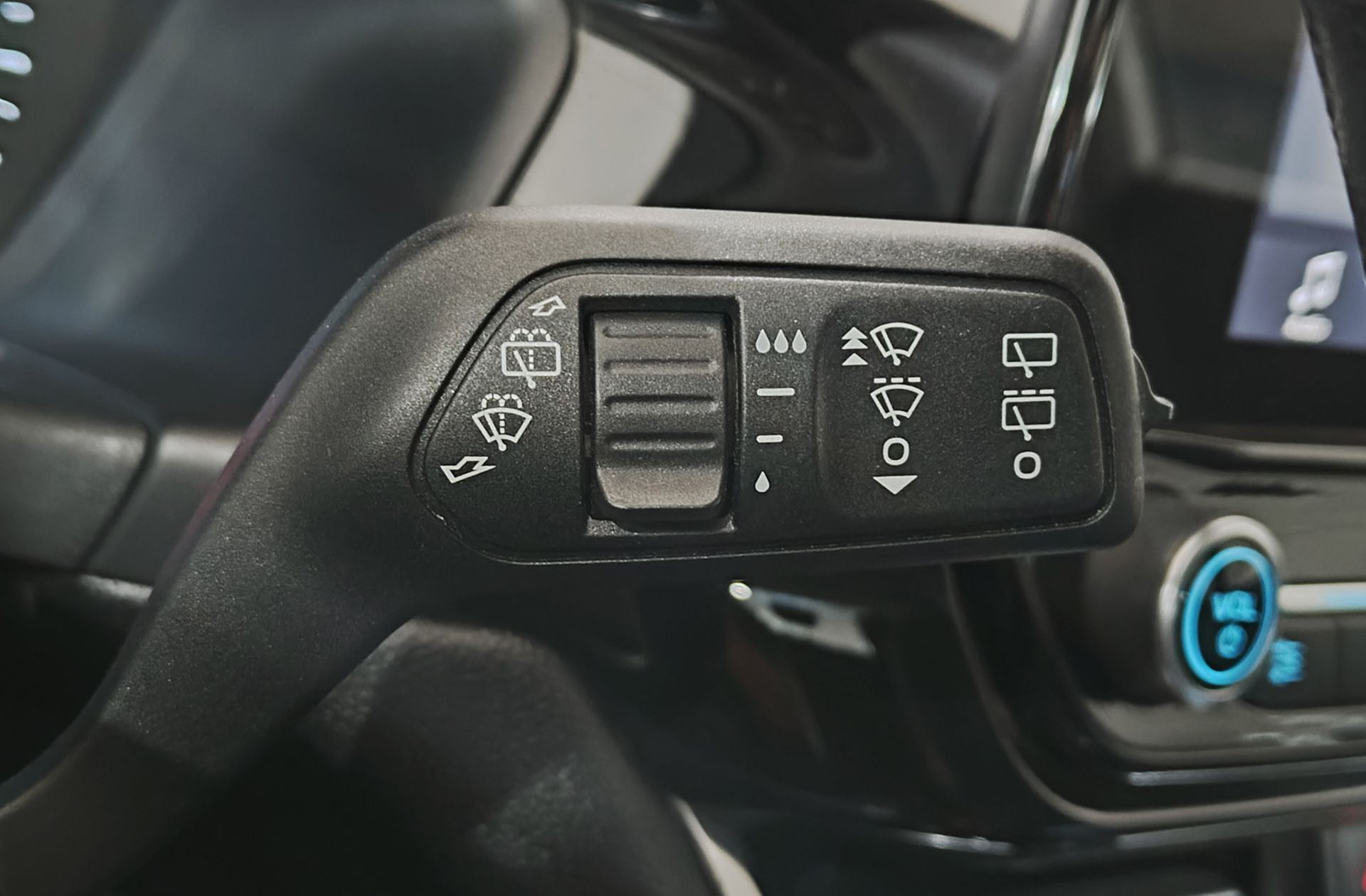 Ford Fiesta 1.0 EcoBoost Trend+ - foto 24