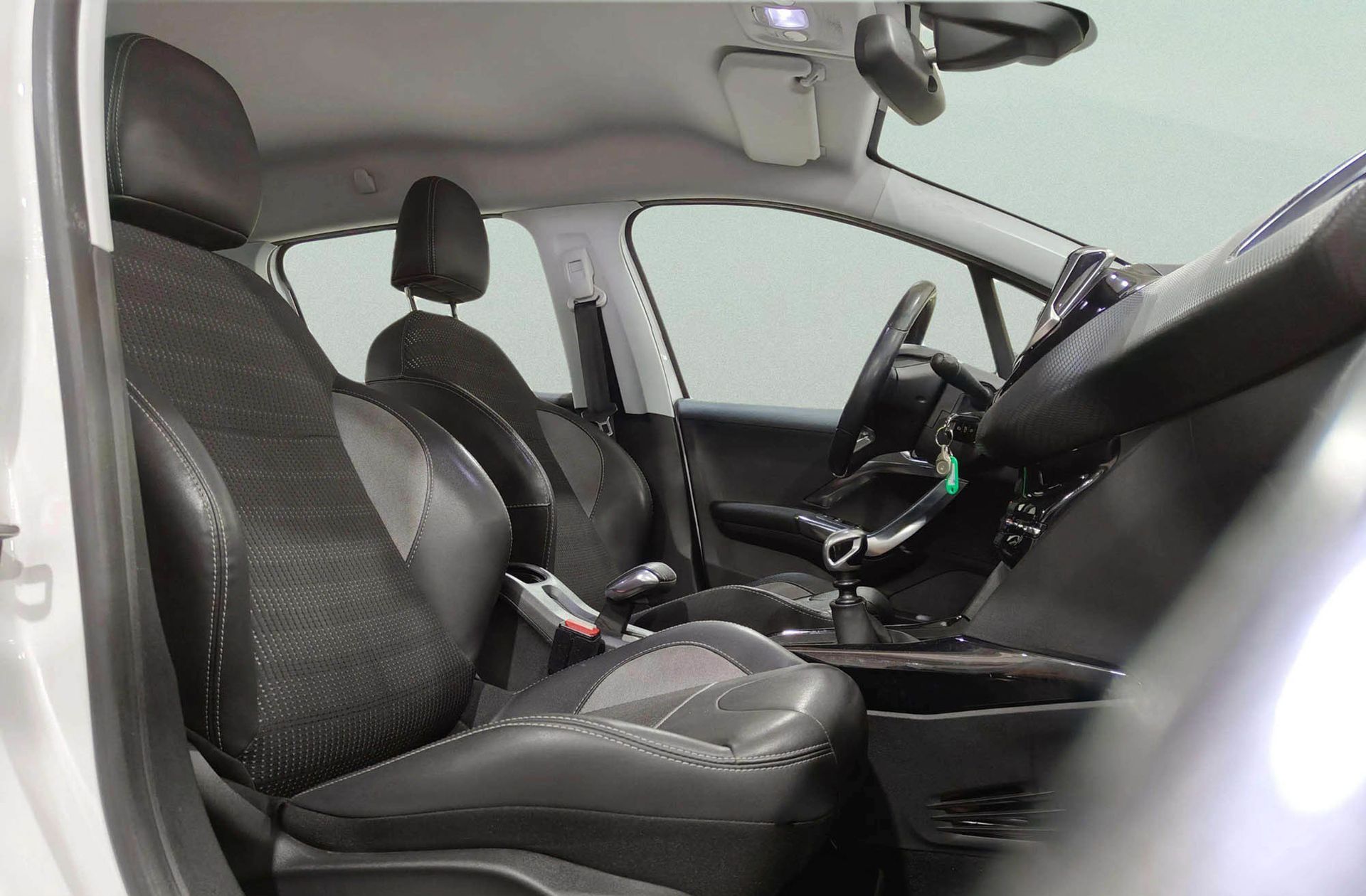 Peugeot 2008 BlueHDi 120 Allure - foto 18